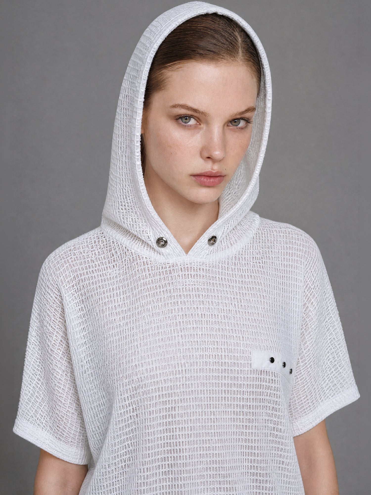 CLASSIC BLACK / STARRY WHITE MESH-PANEL SATEEN HOODED TEE