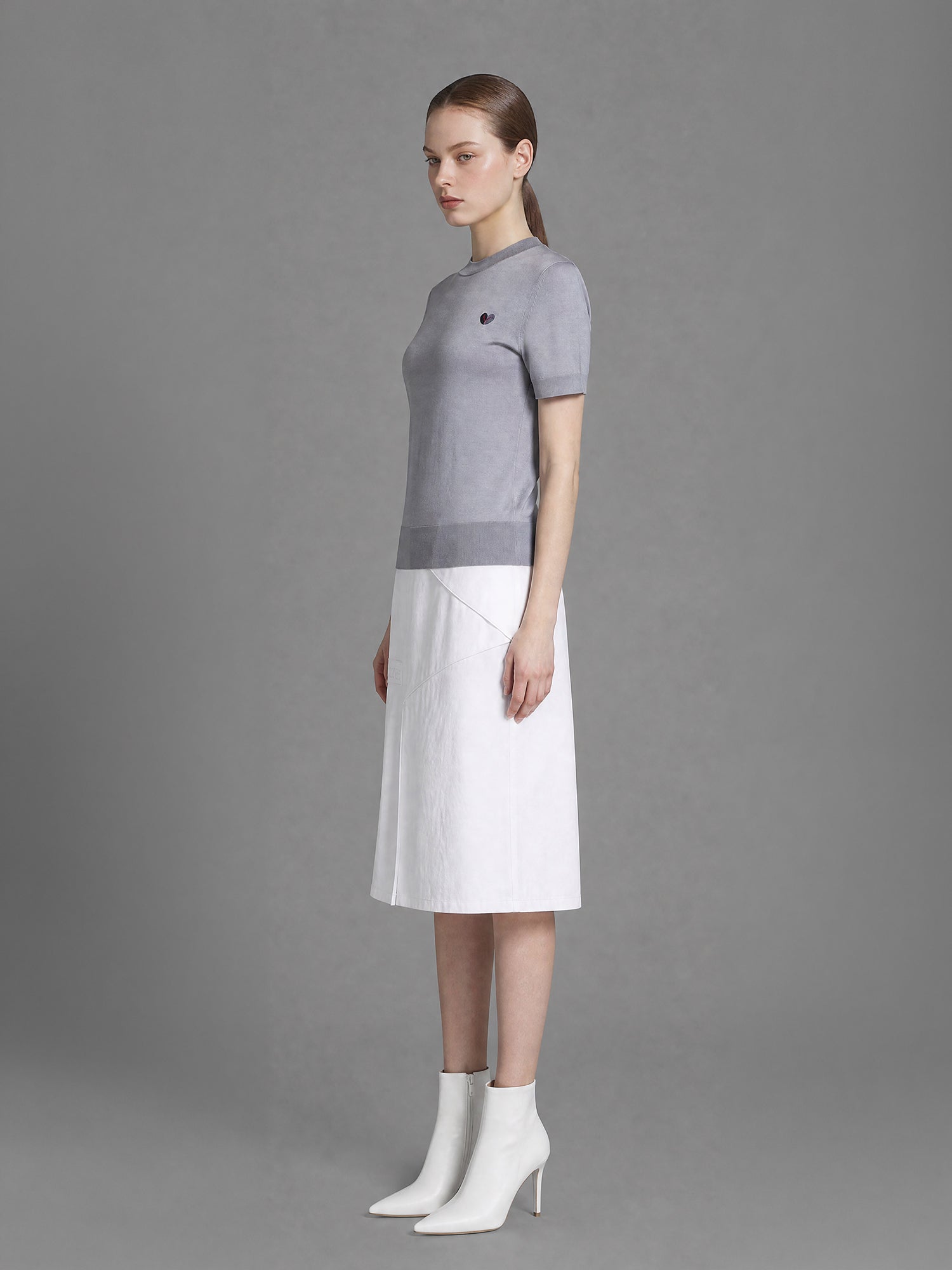 SOFT APRICOT / FROST GREY / WARM ORANGE BROWN SHORT-SLEEVE KNIT