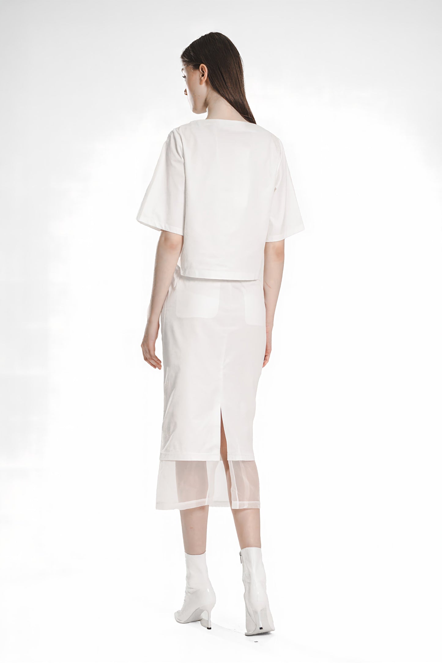 
                  
                    BRIGHT WHITE/EXTRAORDINARY PINK HEM PATCHWORK ORGANZA CROPPED T-SHIRT
                  
                