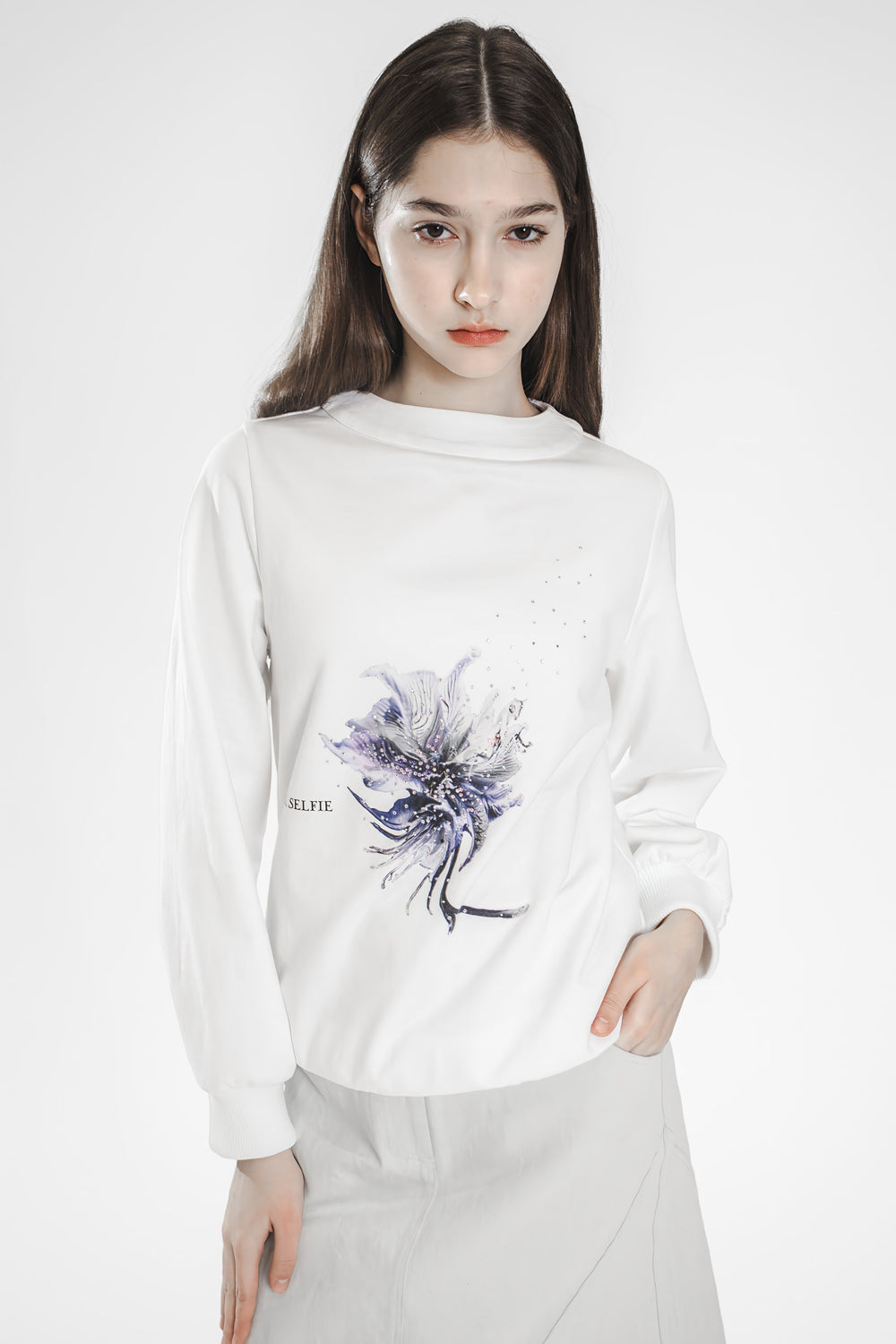 BRIGHT WHITE LONG-LENGTH PATTERNED LONG-SLEEVE HOODIE