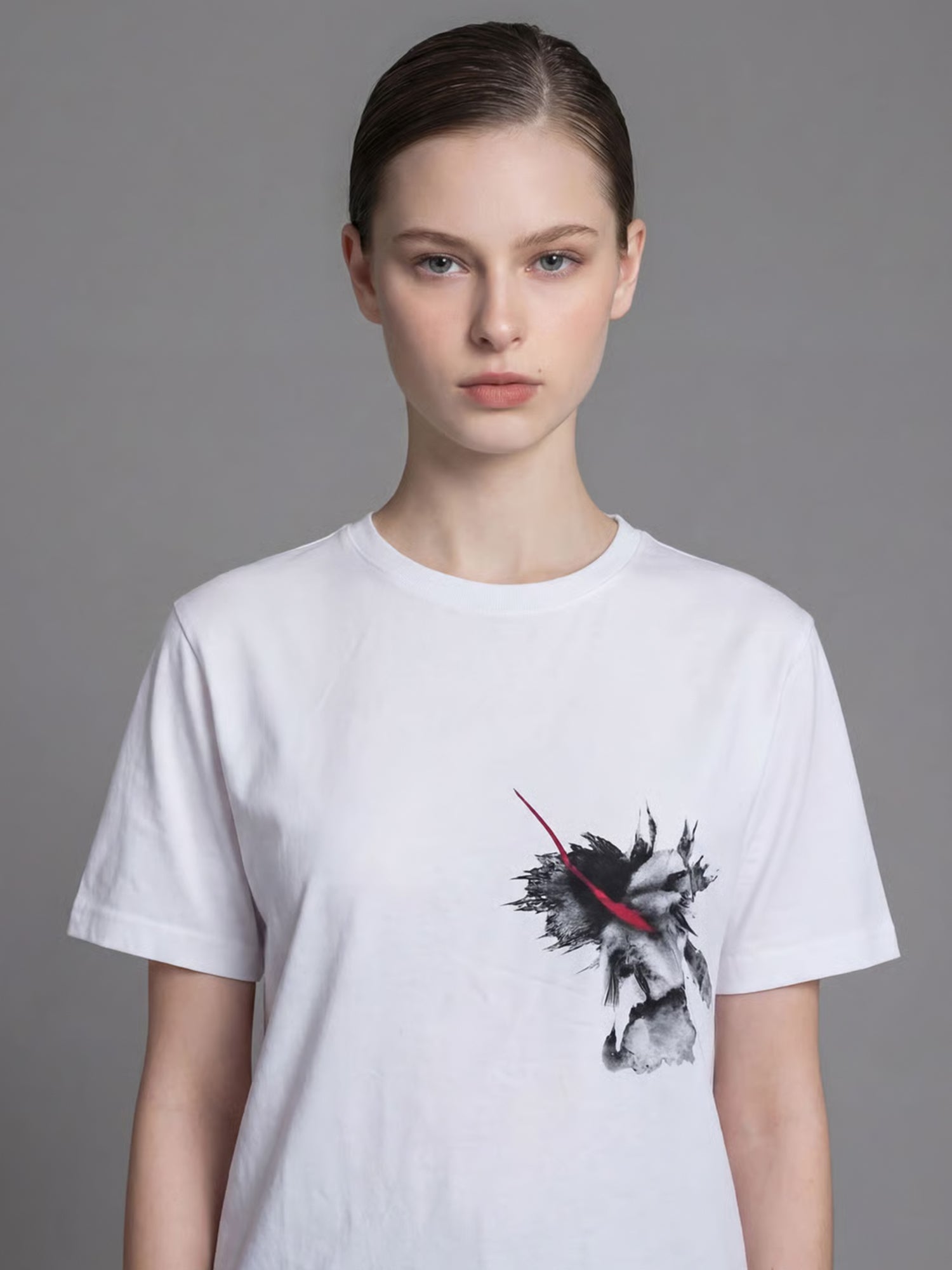 CLASSIC BLACK / STARRY WHITE SATIN BUTTERFLY PRINT CROPPED T-SHIRT