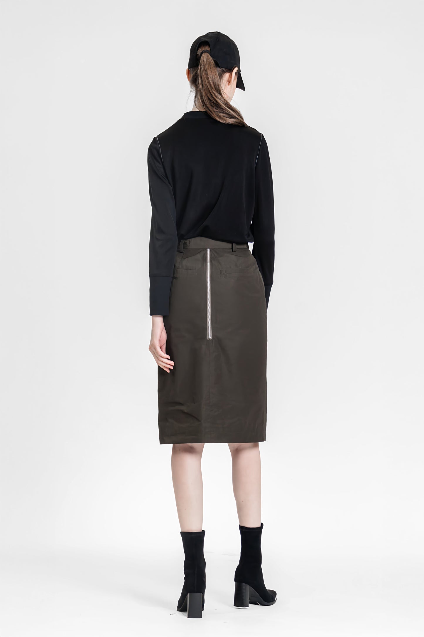 
                  
                    FUNCTIONAL CASUAL 9/10 SKIRT
                  
                