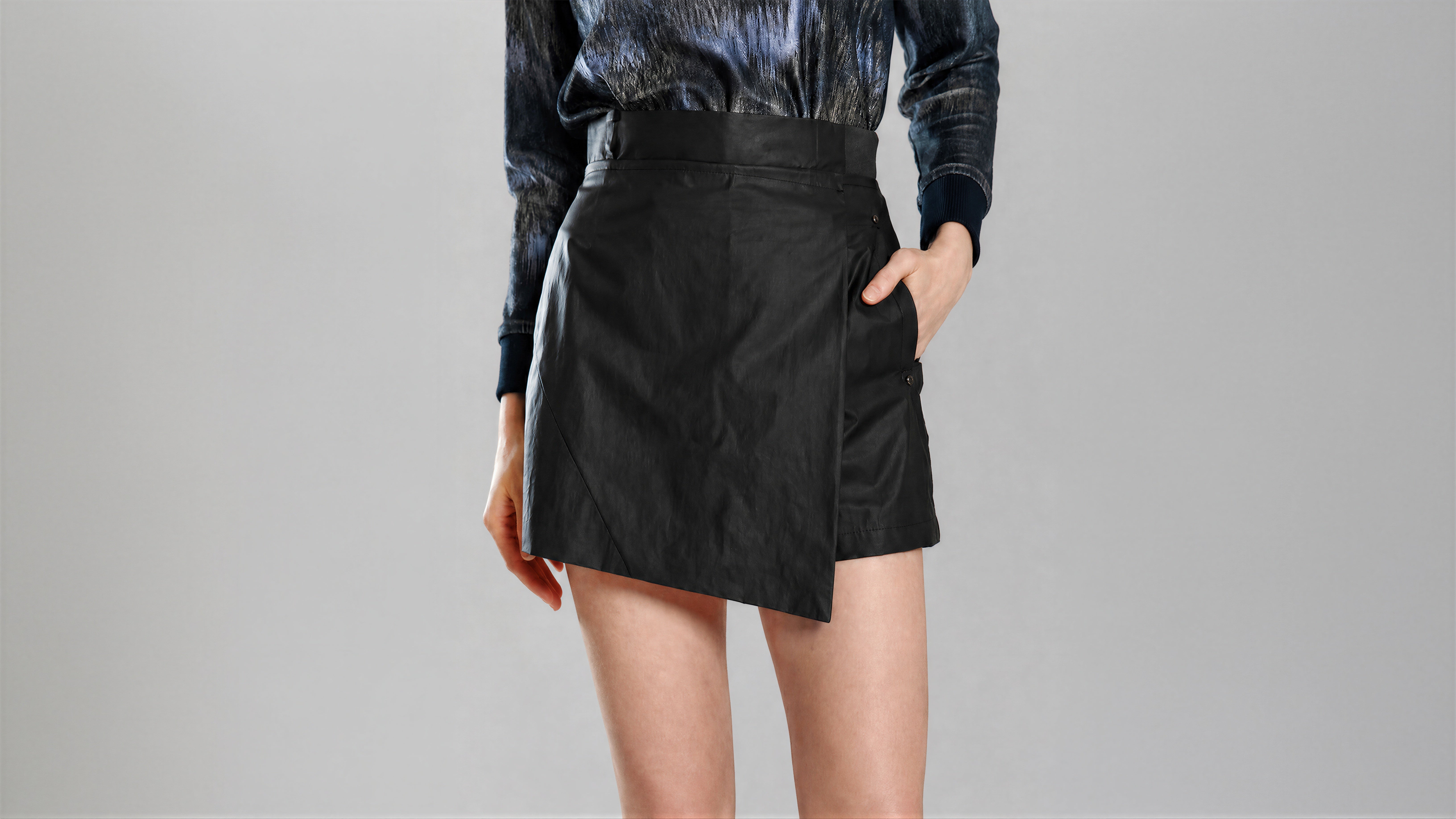 COCOA RED BROWN / MISTY BLACK TRENCH SKORT