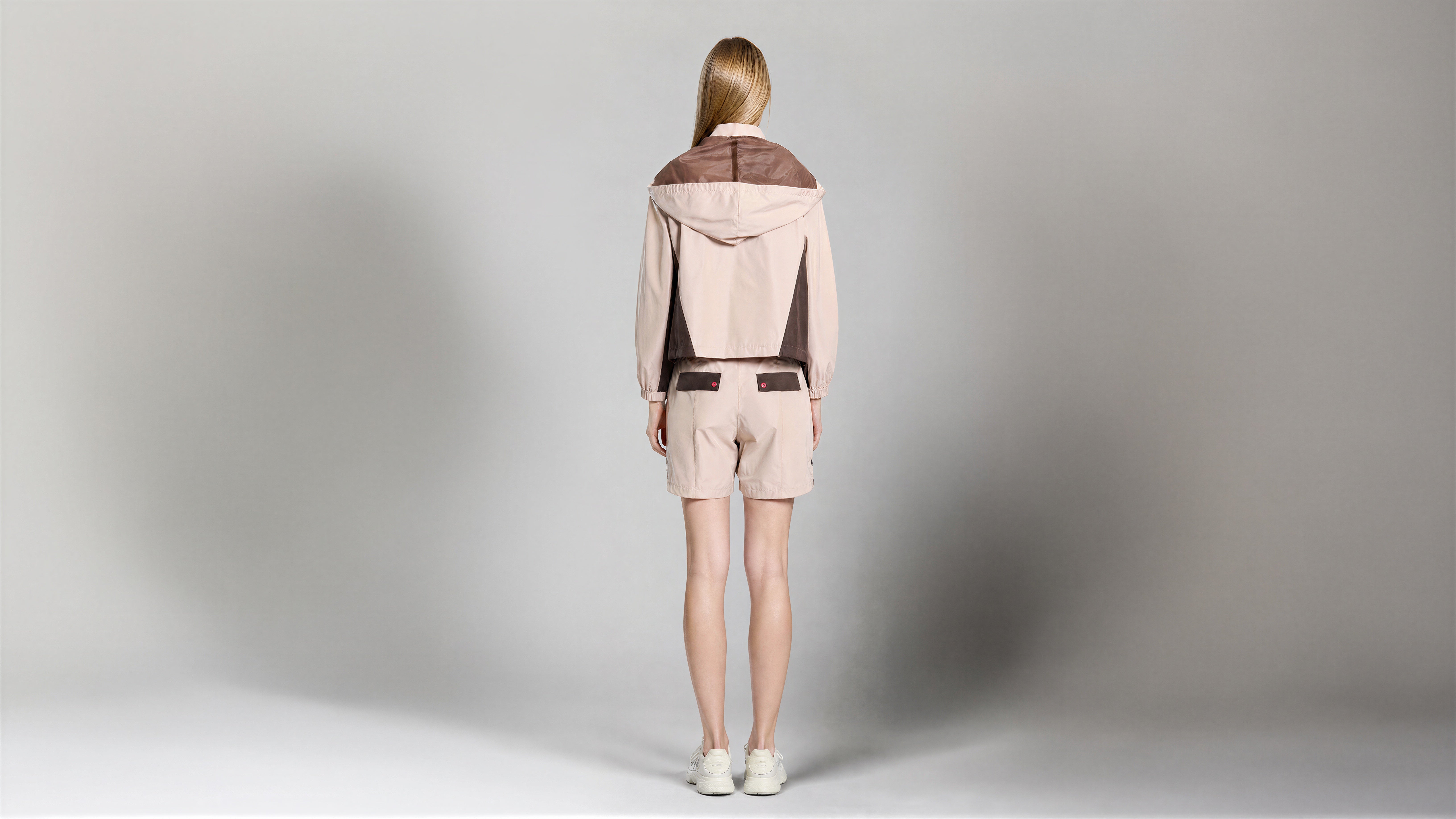 EARTH BROWN / CLASSIC BLACK / SOFT ALMOND PINK CASUAL HOODED JACKET
