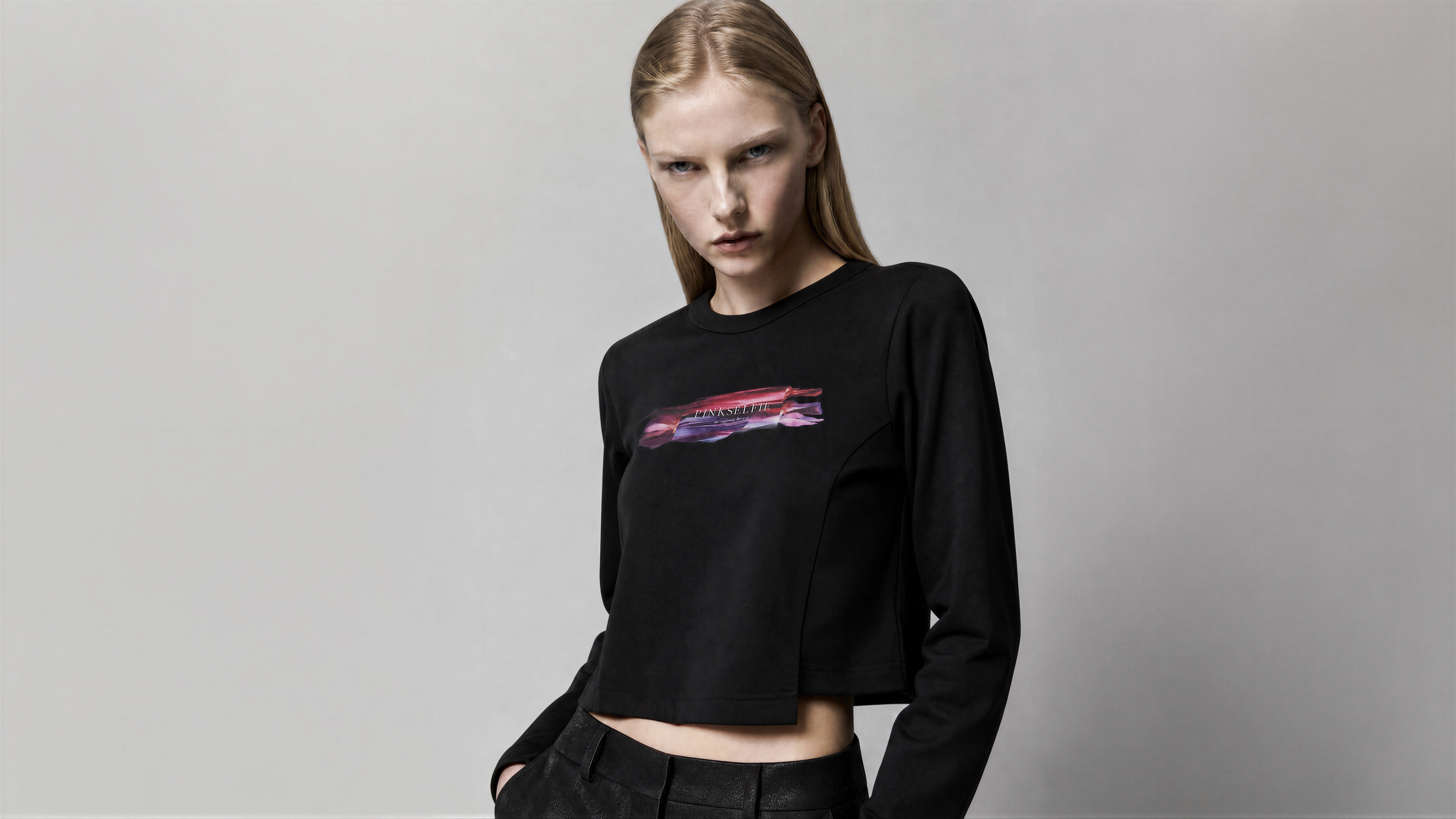 EXTREME BLACK CROPPED LONG-SLEEVE PRINTED TOP
