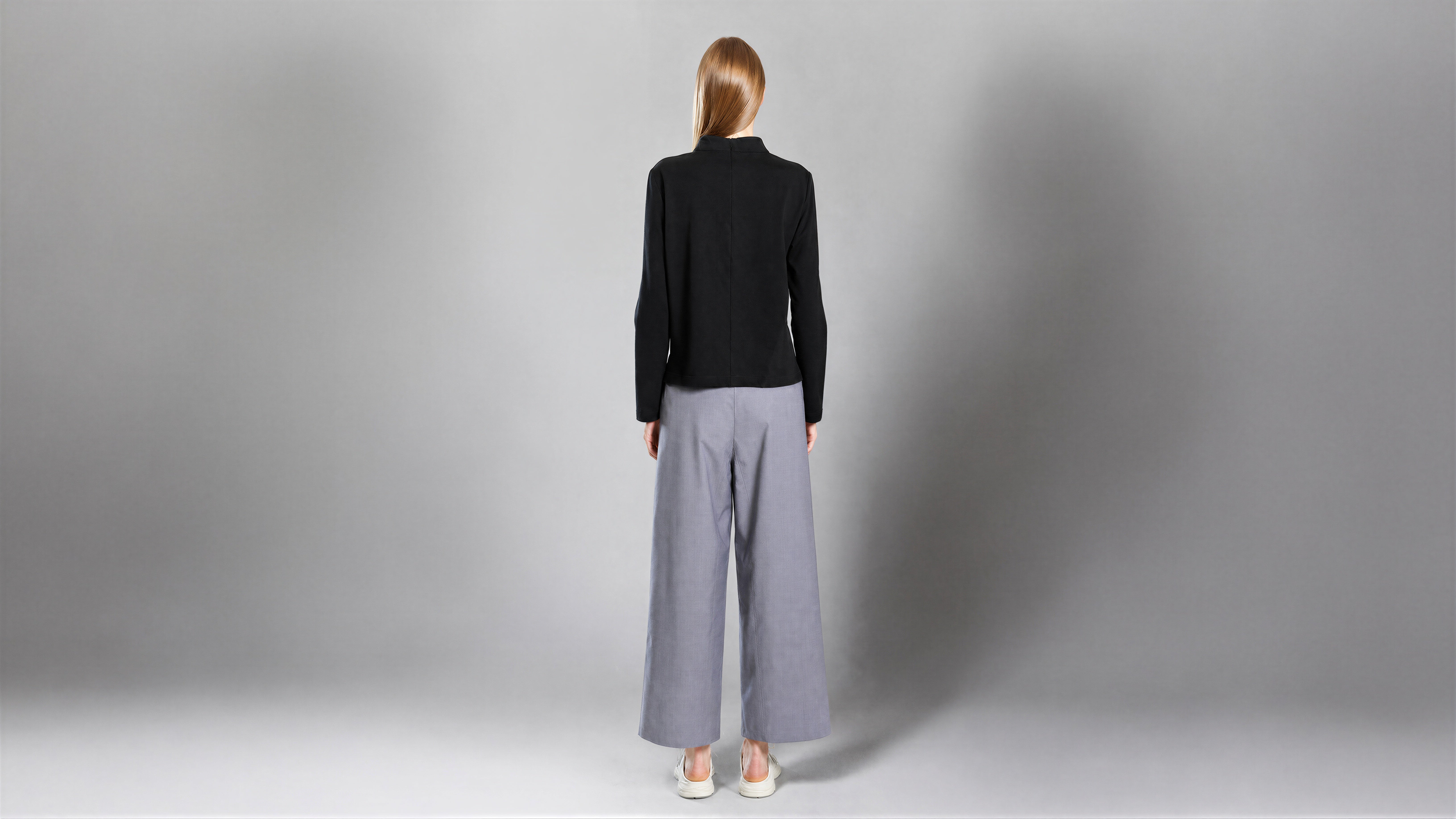 SMOKY BLUE / EXTREME BLACK RIBBED PANEL LONG-SLEEVE SWEATSHIRT