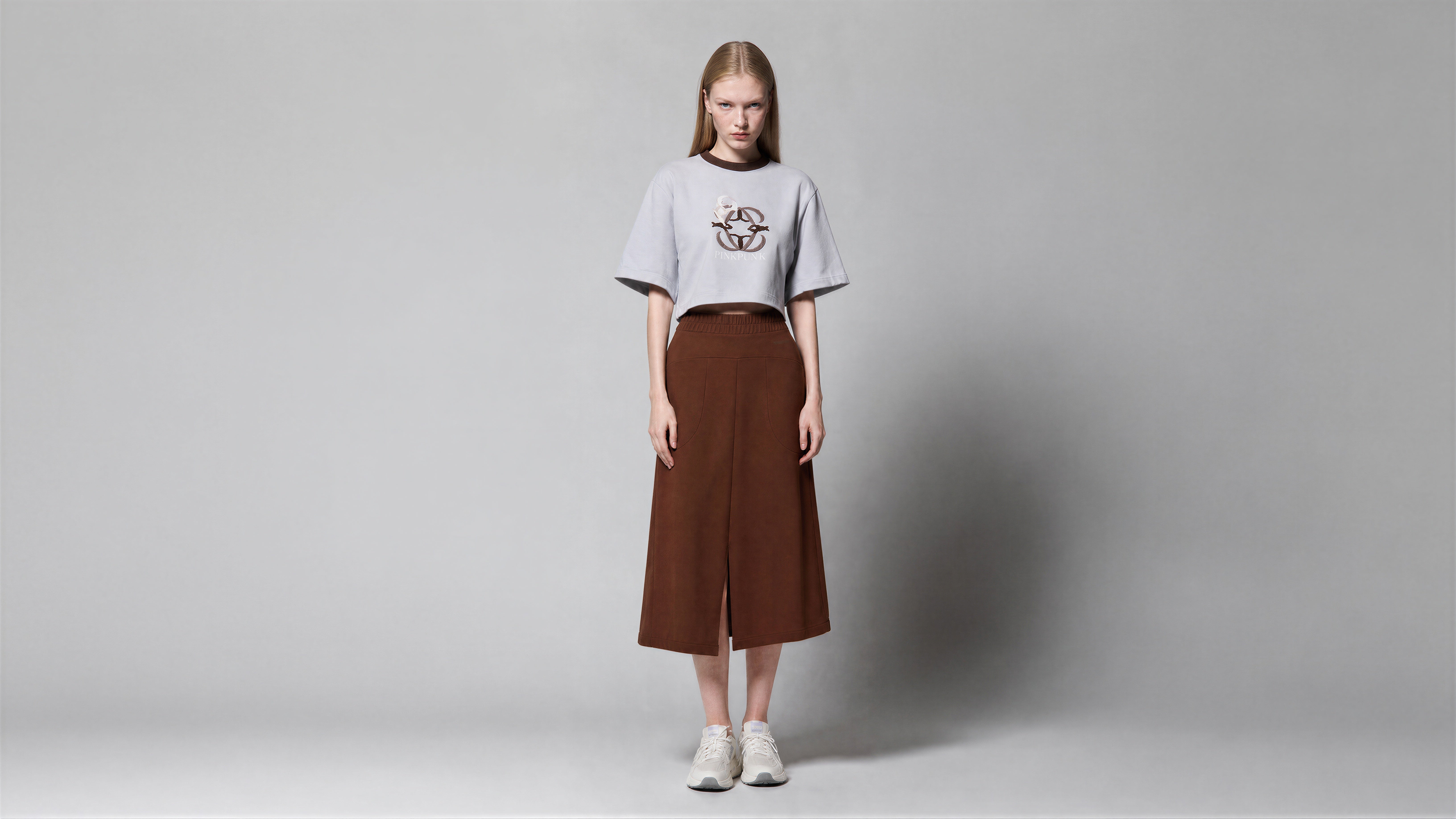 COOL MIST GREY / COOL GREY BLUE CROPPED SHORT-SLEEVE TOP