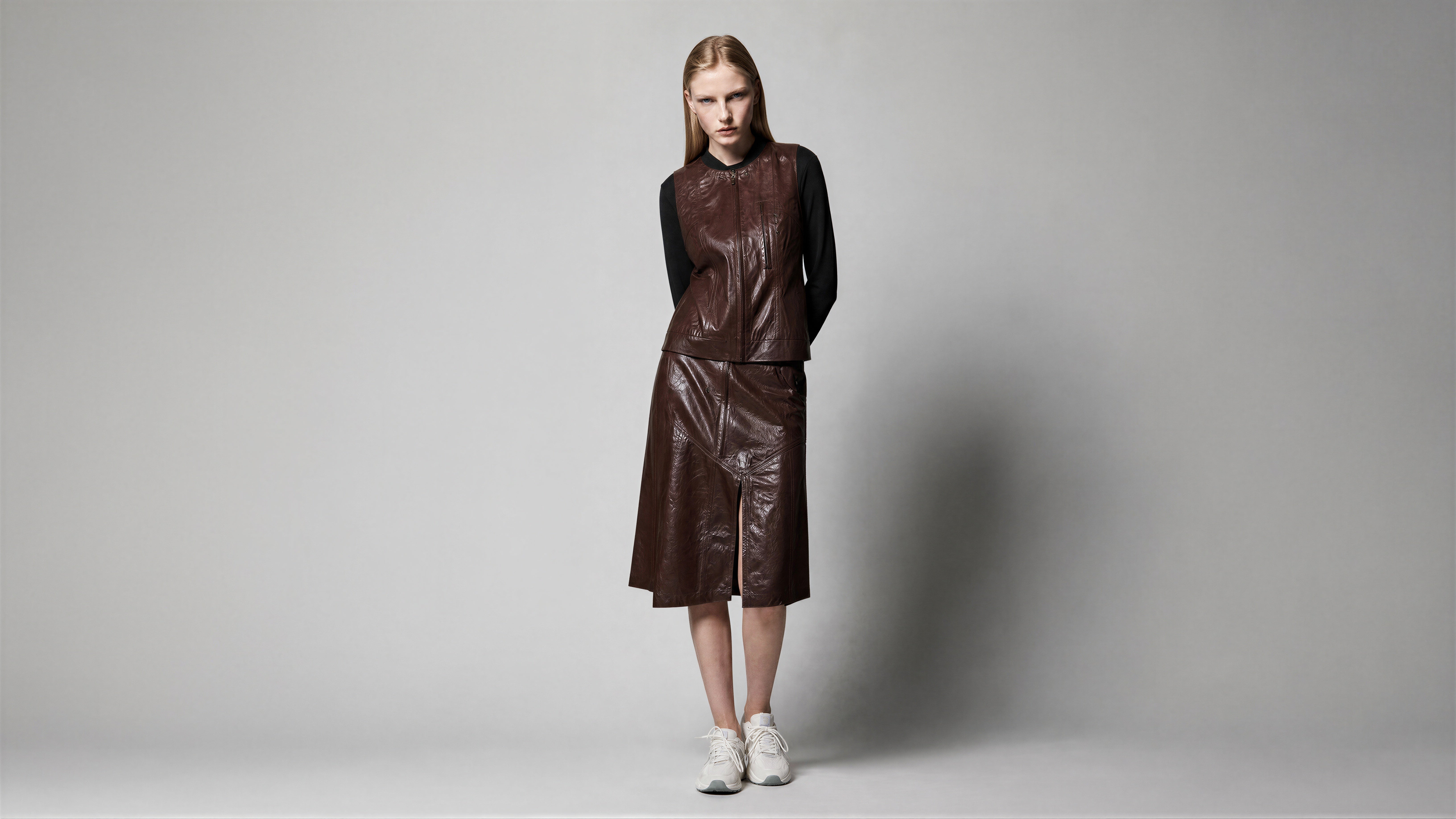 CLASSIC BLACK / DARK CHOCOLATE BROWN LEATHER VEST