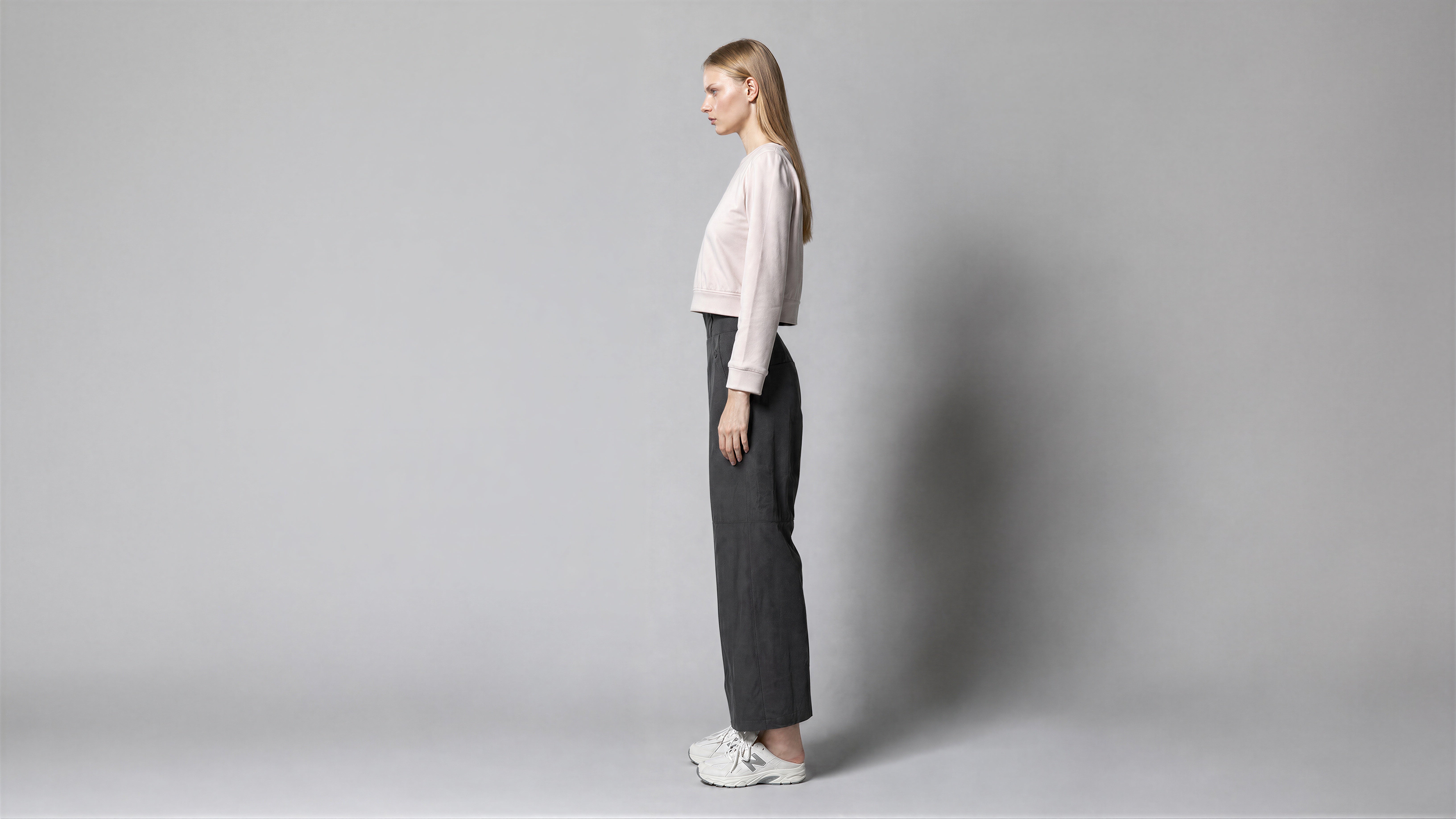 SOFT ALMOND PINK / SOFT ALMOND BROWN OFF-SHOULDER TOP