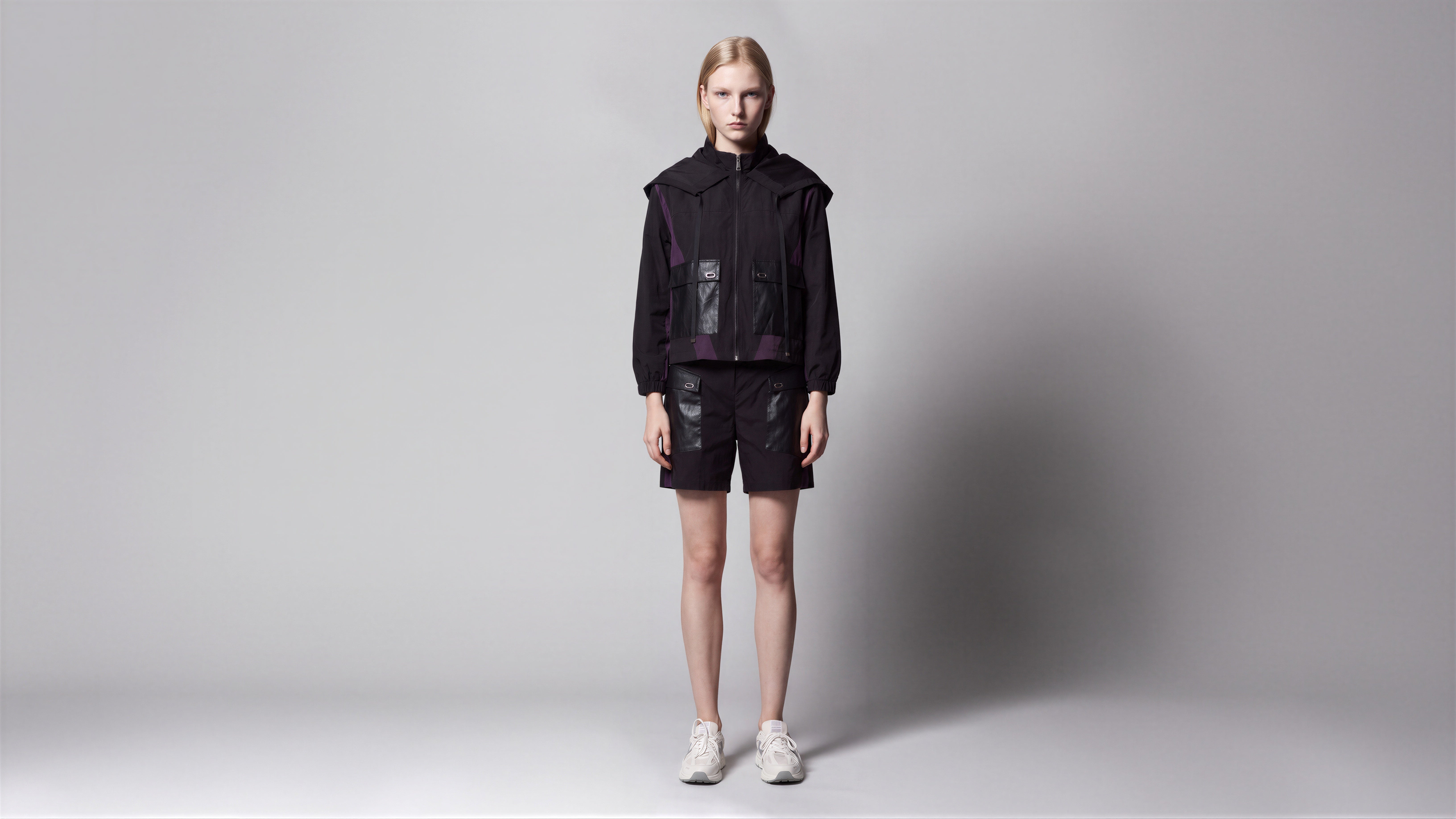EARTH BROWN / CLASSIC BLACK / SOFT ALMOND PINK CASUAL HOODED JACKET