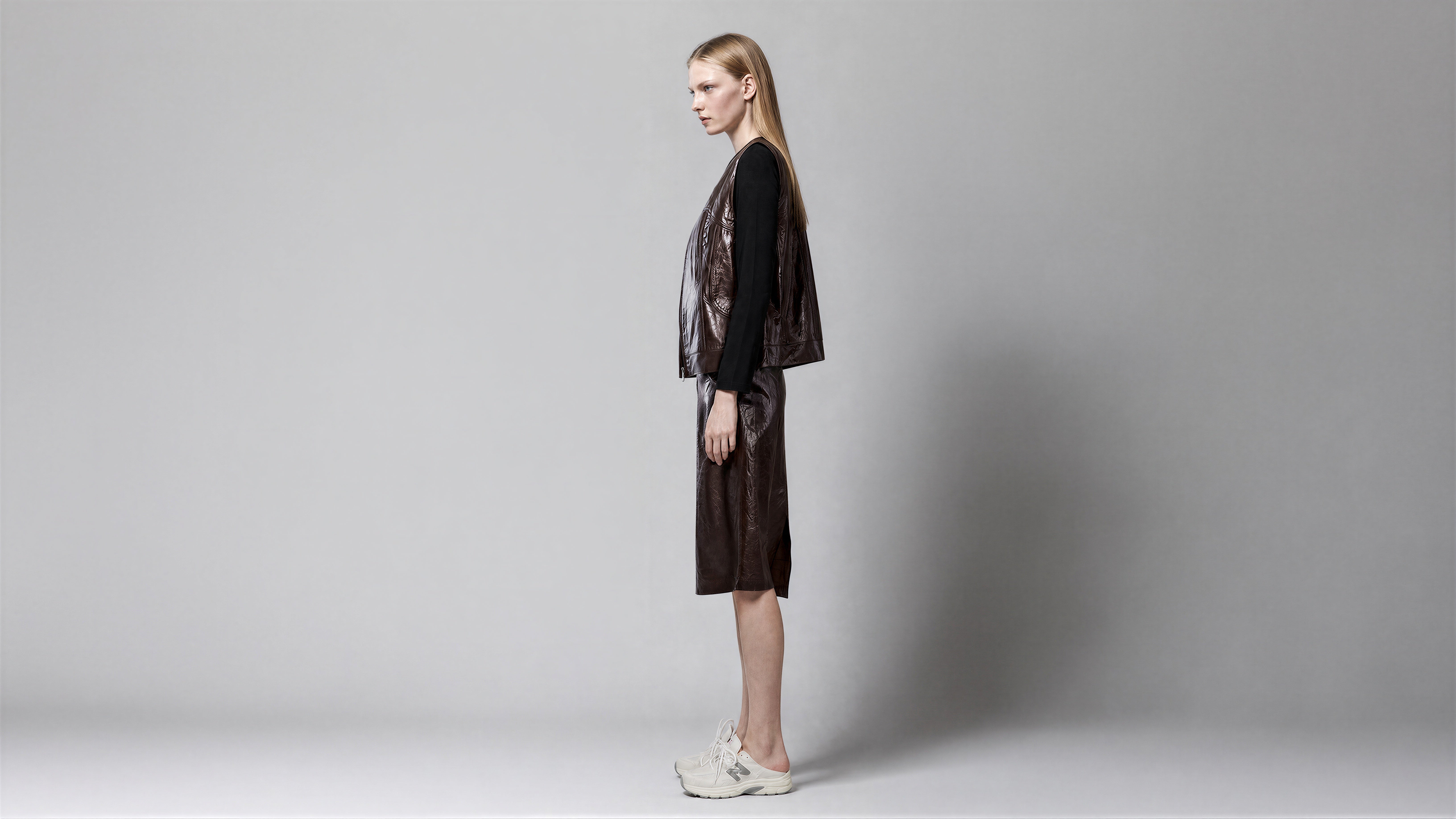 CLASSIC BLACK / DARK CHOCOLATE BROWN LEATHER VEST