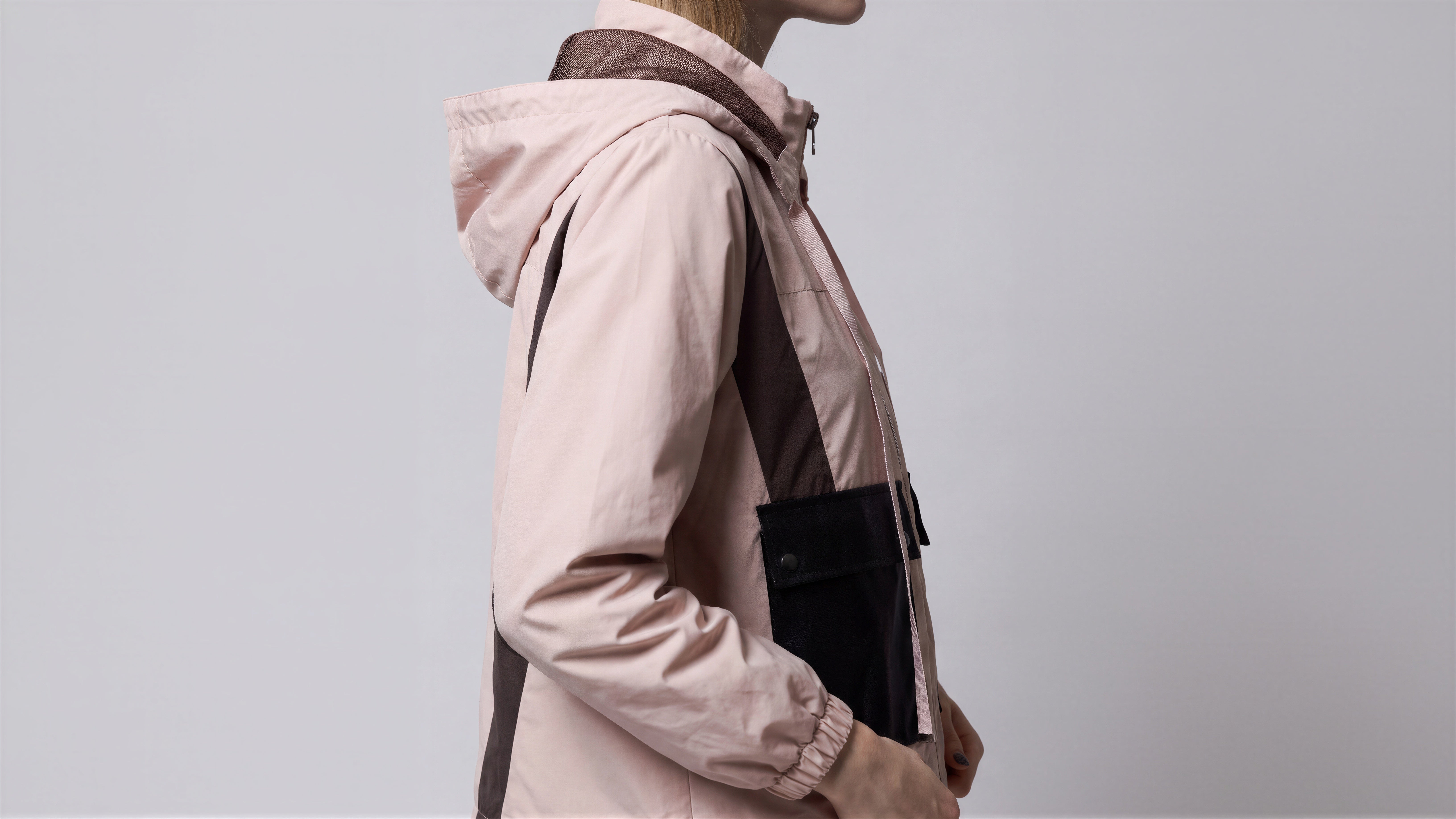 EARTH BROWN / CLASSIC BLACK / SOFT ALMOND PINK CASUAL HOODED JACKET