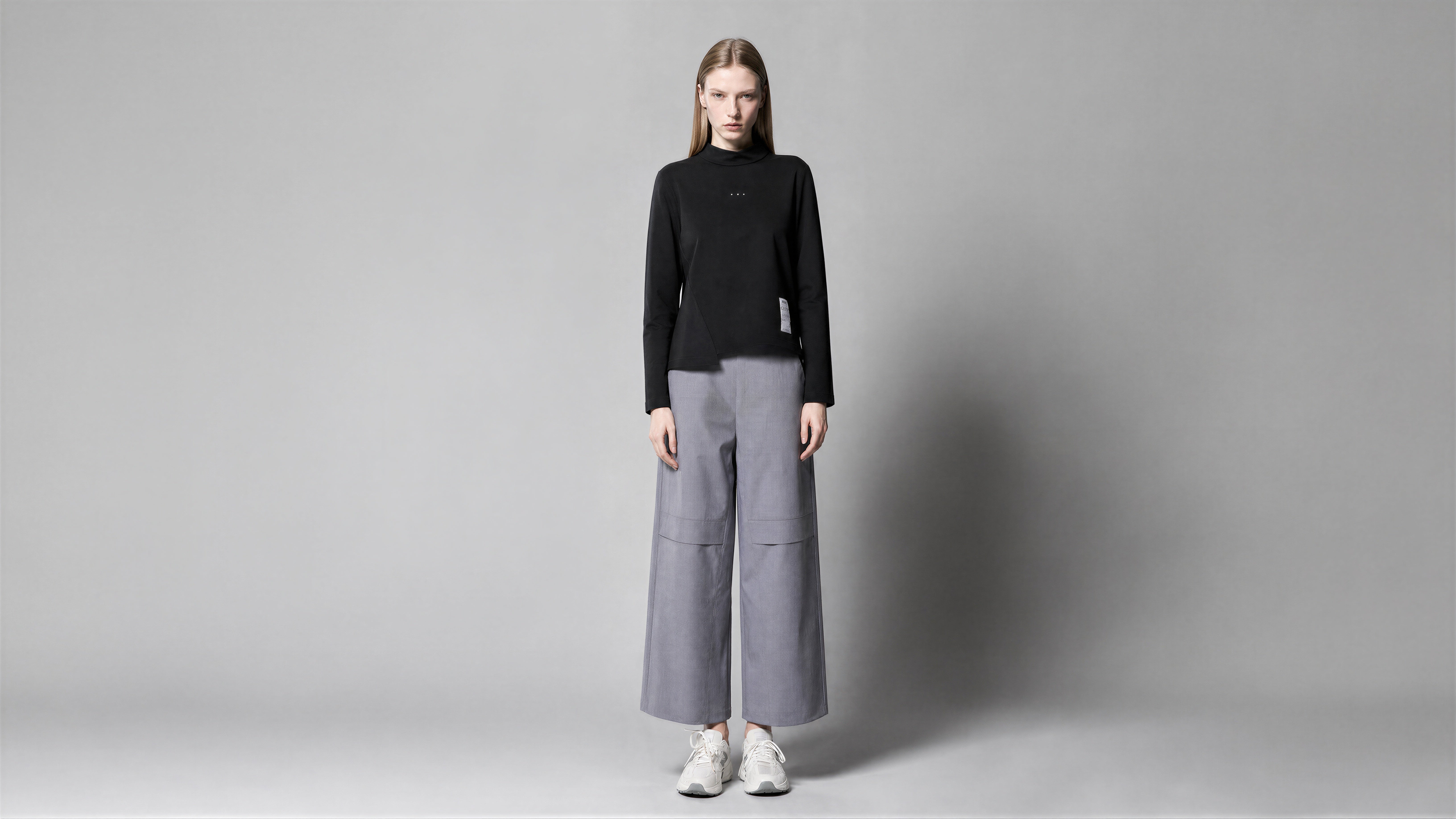 SMOKY BLUE / EXTREME BLACK RIBBED PANEL LONG-SLEEVE SWEATSHIRT