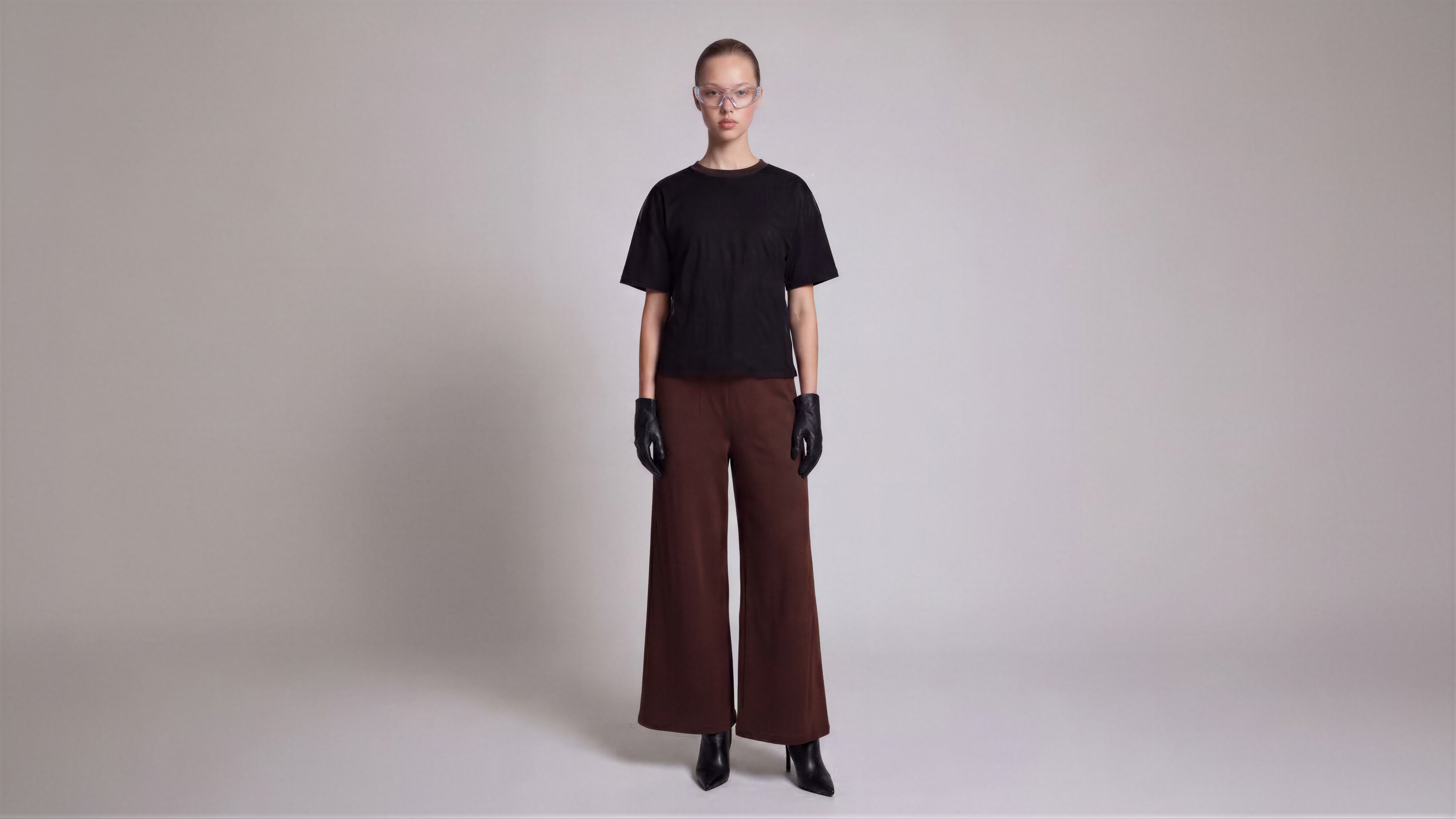 CLASSIC BLACK / STARLIGHT WHITE MESH CROPPED T-SHIRT