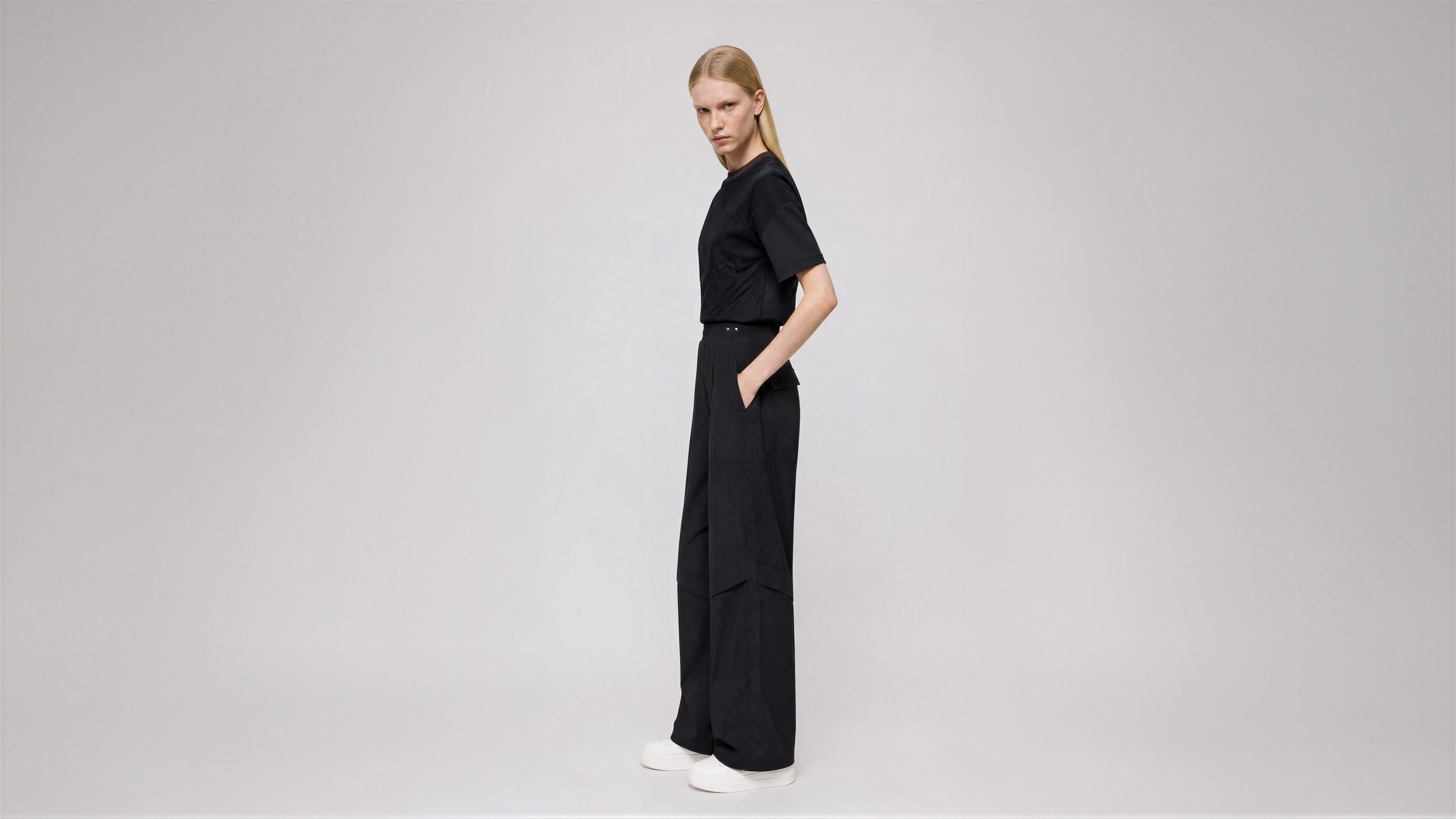 MIDNIGHT BLACK / COOL TAUPE FUTURISTIC RELAXED STRAIGHT-LEG TRENCH PANTS