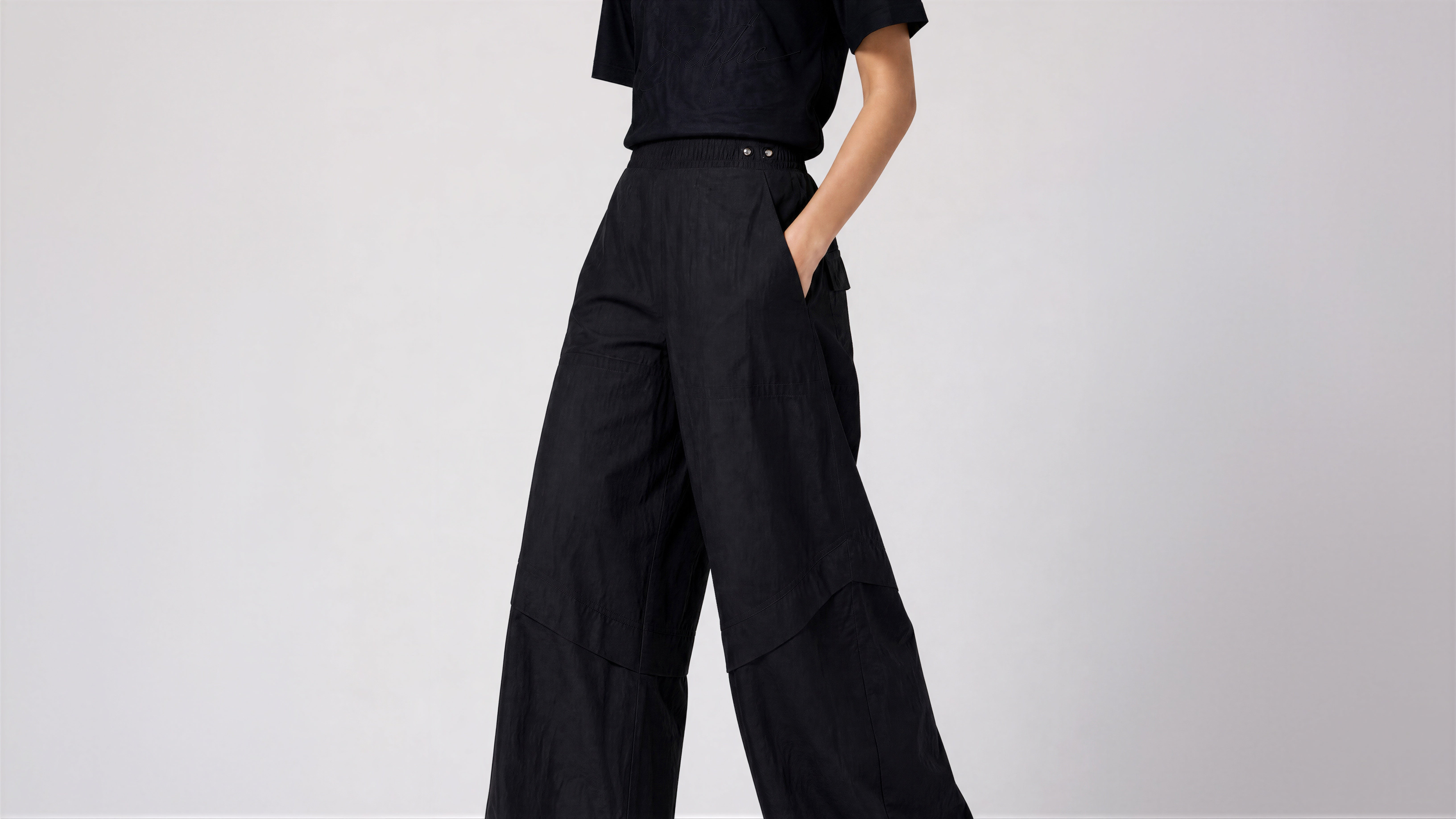 MIDNIGHT BLACK / COOL TAUPE FUTURISTIC RELAXED STRAIGHT-LEG TRENCH PANTS