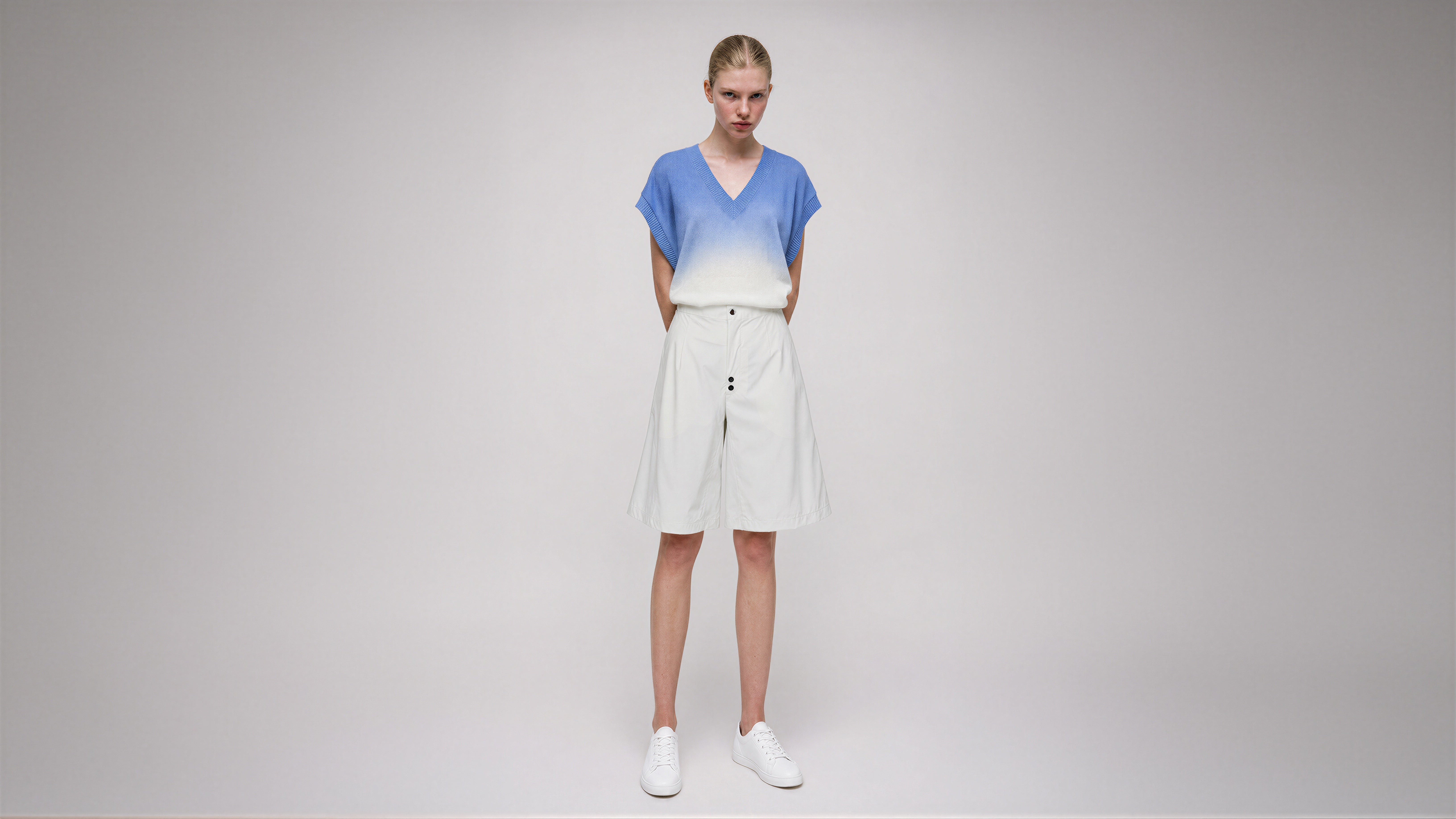 CLOUD WHITE / STARLIGHT BLACK A-LINE CASUAL TRENCH SHORTS