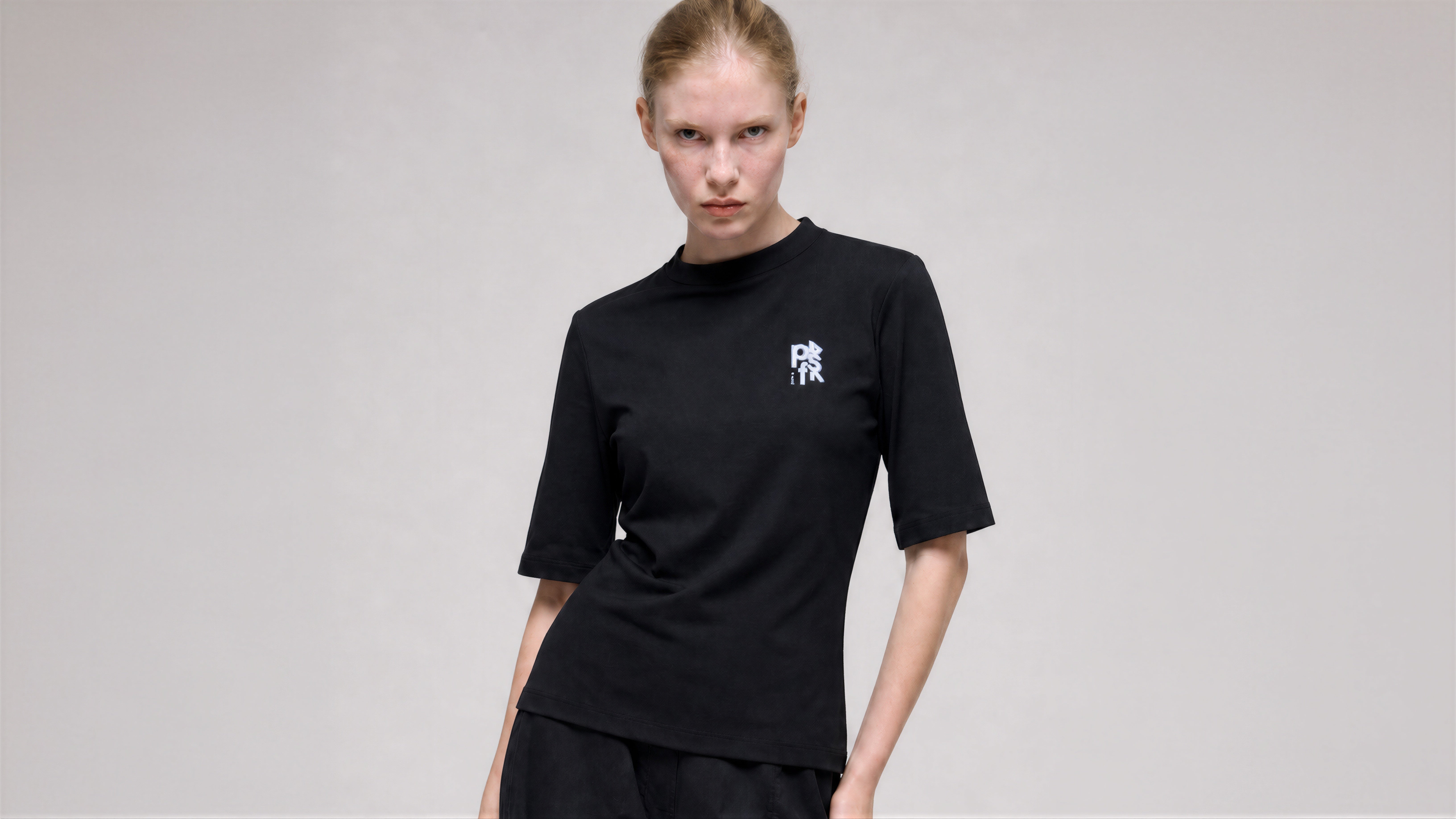 CLASSIC BLACK / SMOKE GRAY SHORT-SLEEVE TEE