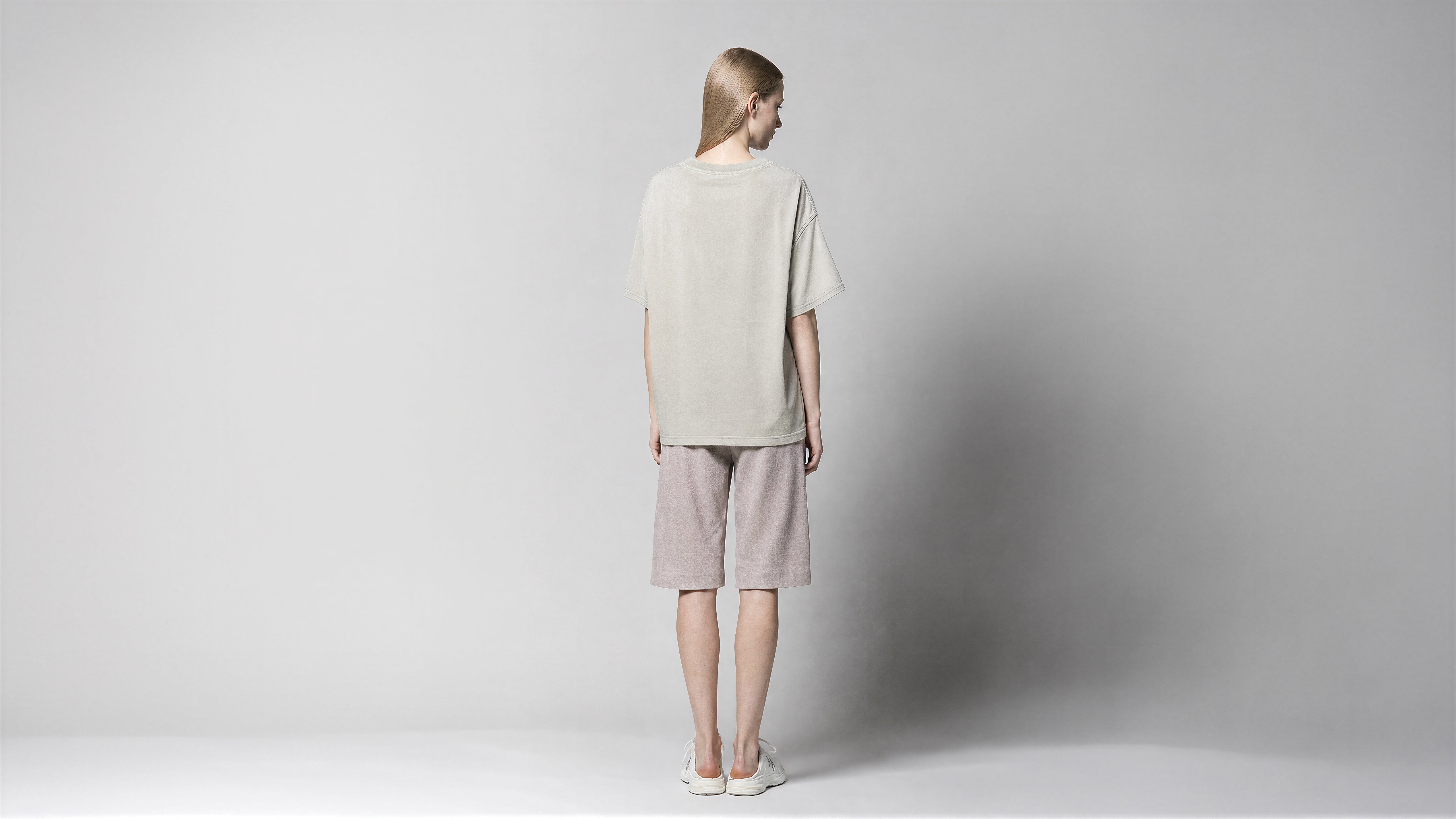 HERBAL GREEN / JET BLACK / COOL MIST GREY / COOL MIST BLUE OVERSIZED SHORT-SLEEVE T-SHIRT