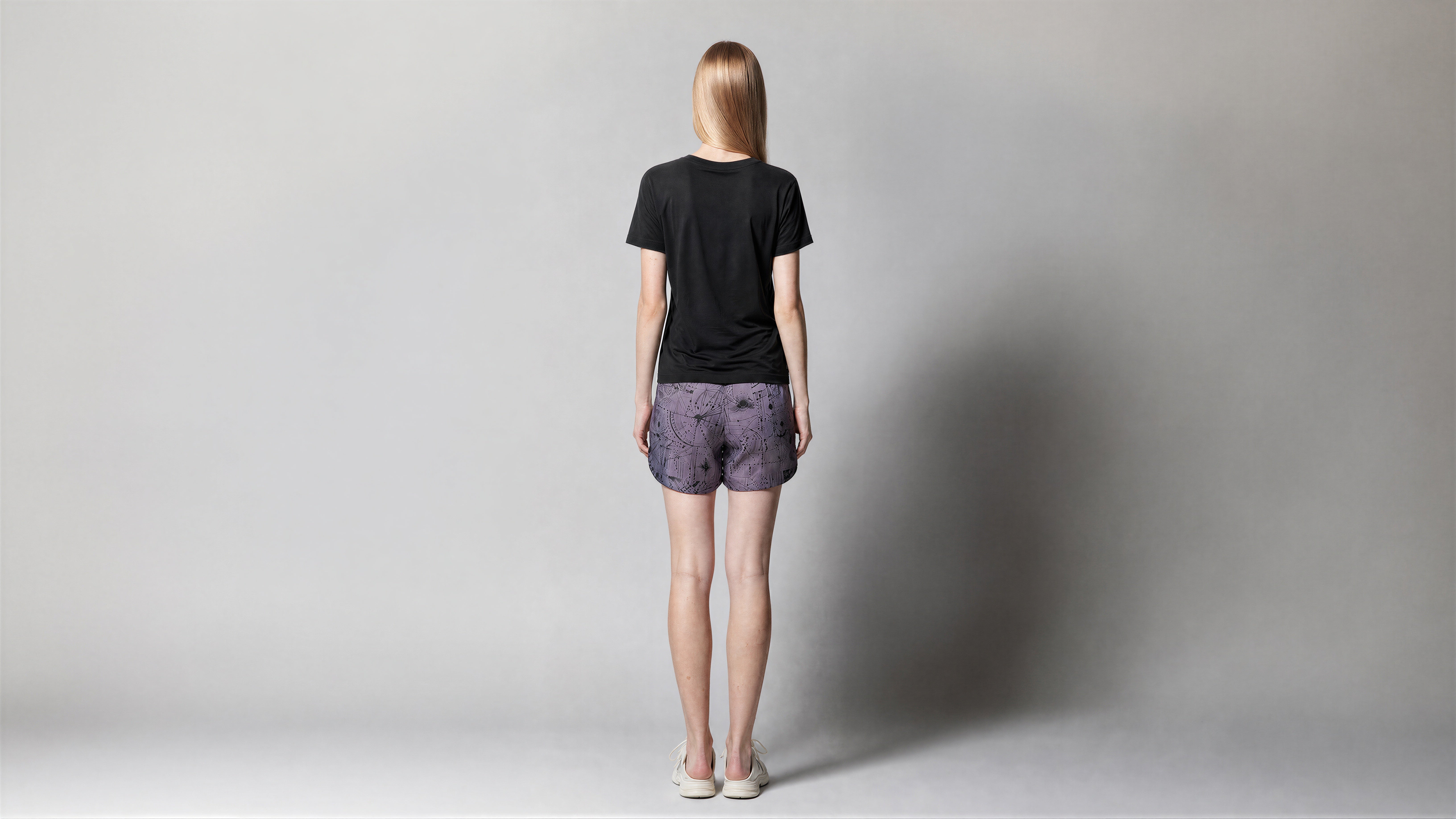 CLASSIC WHITE / MIDNIGHT BLACK SHORT T-SHIRT