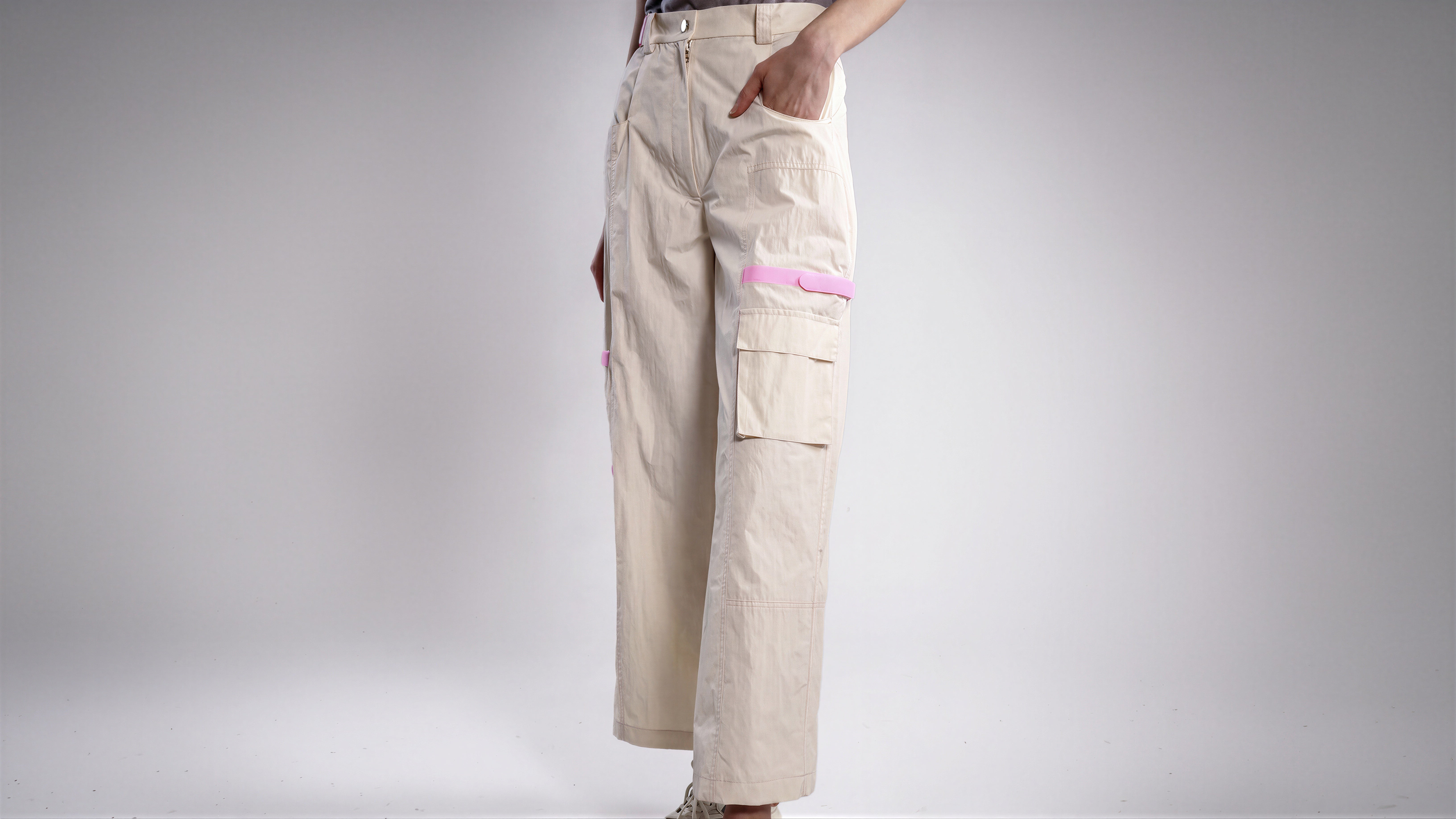 CLOUD WHITE / PURE BLACK CASUAL TRENCH PANTS