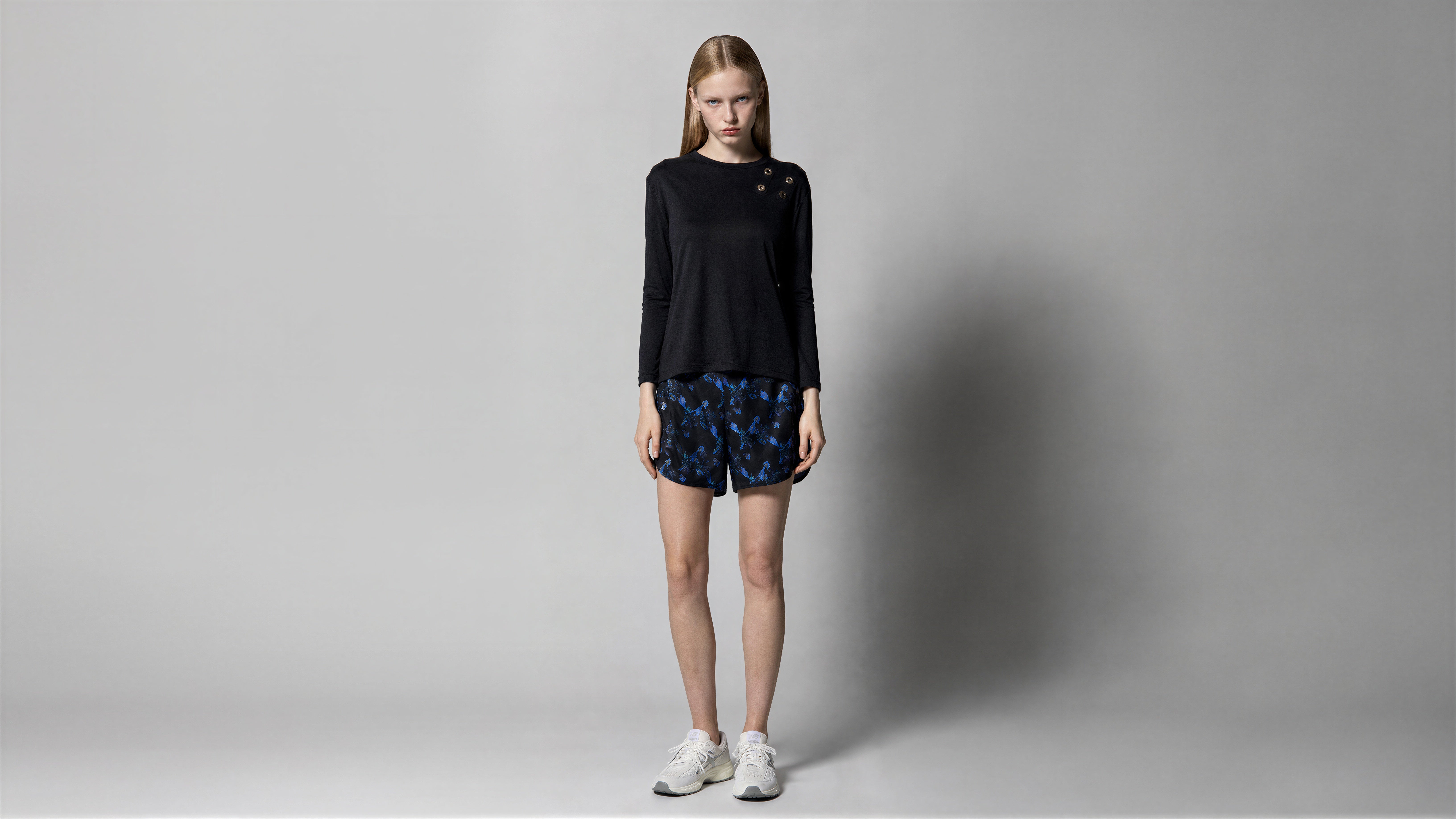 CLASSIC BLACK / STARLIGHT WHITE LONG-SLEEVE T-SHIRT