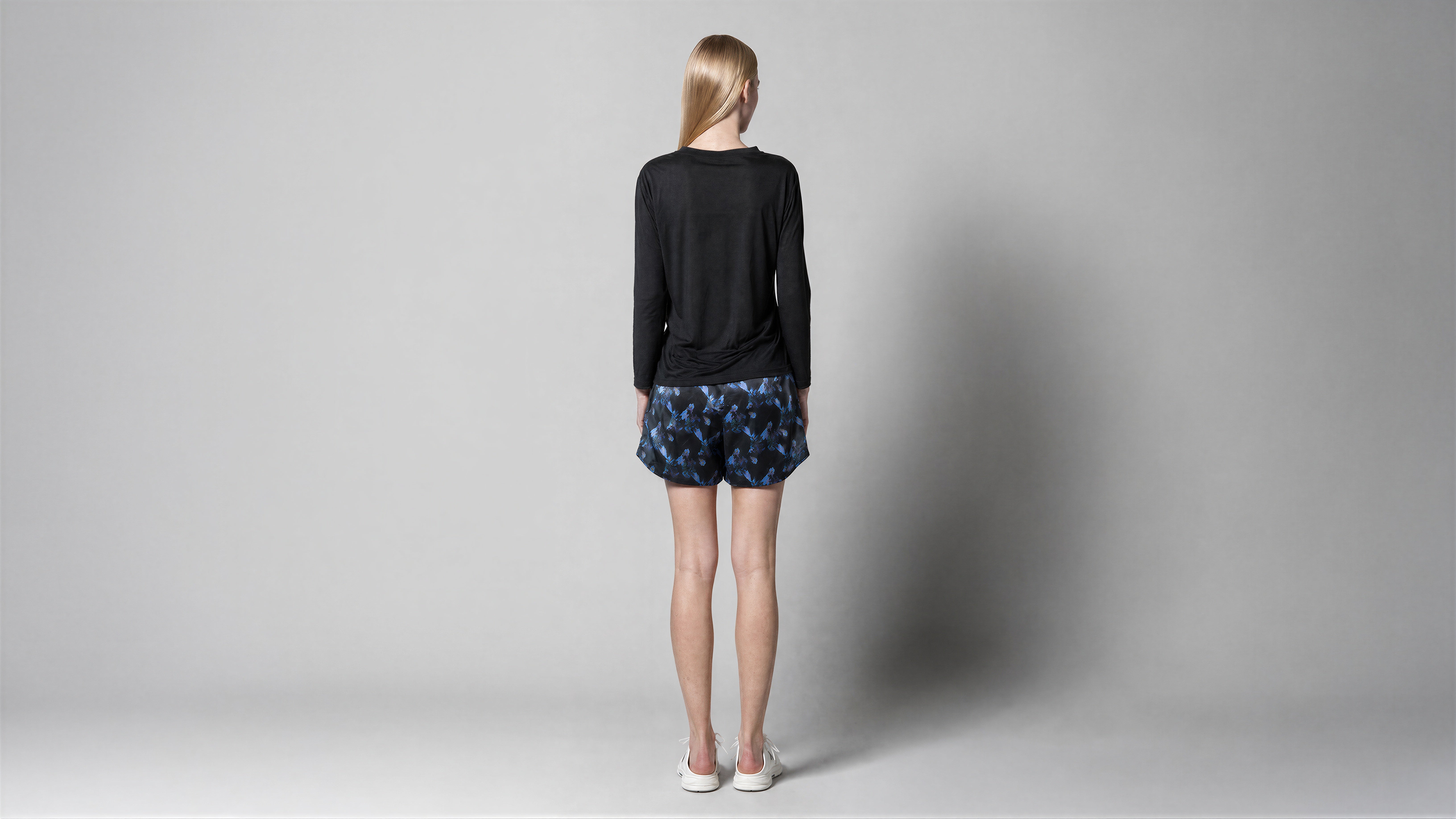 CLASSIC BLACK / STARLIGHT WHITE LONG-SLEEVE T-SHIRT