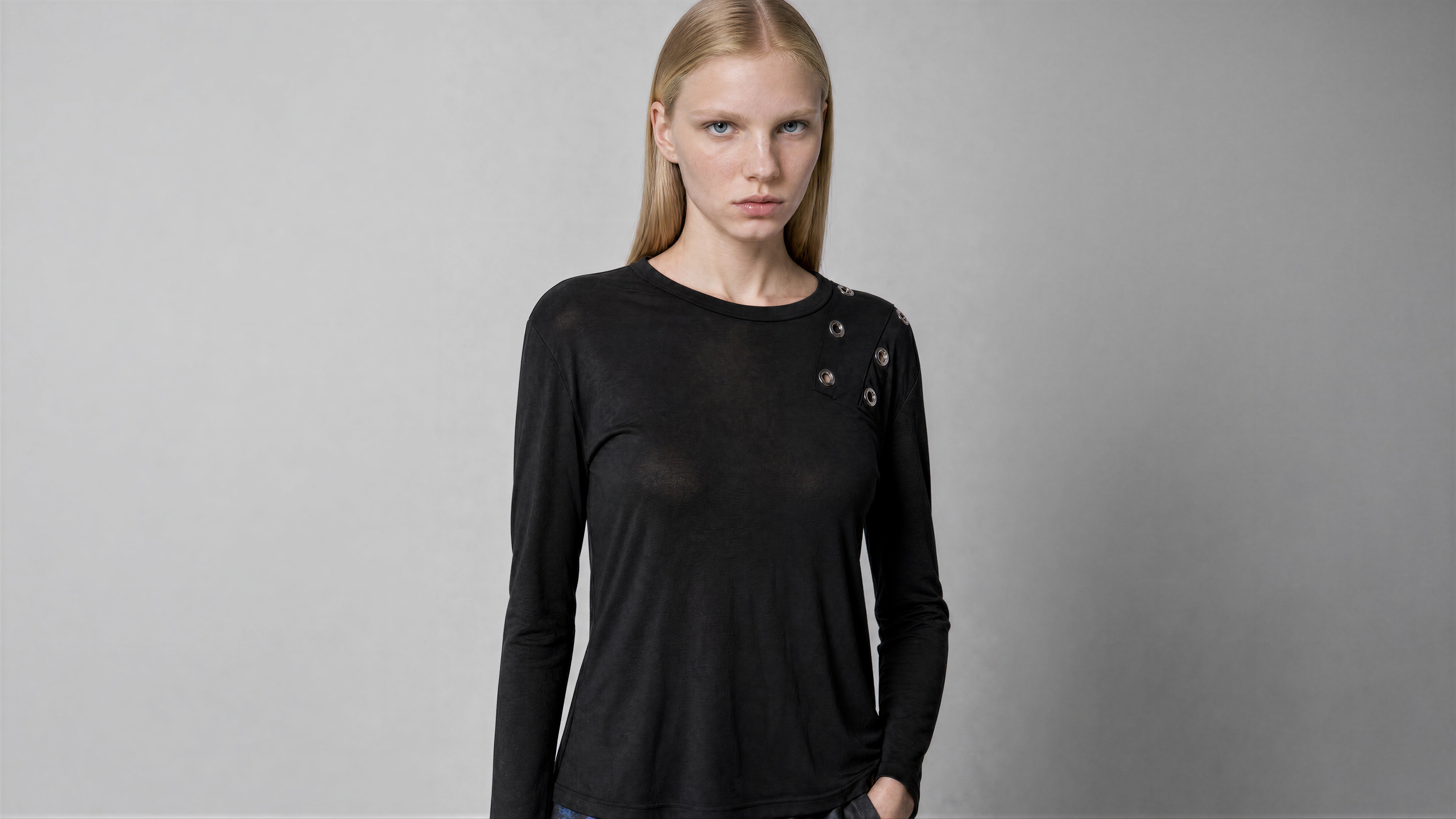 CLASSIC BLACK / STARLIGHT WHITE LONG-SLEEVE T-SHIRT