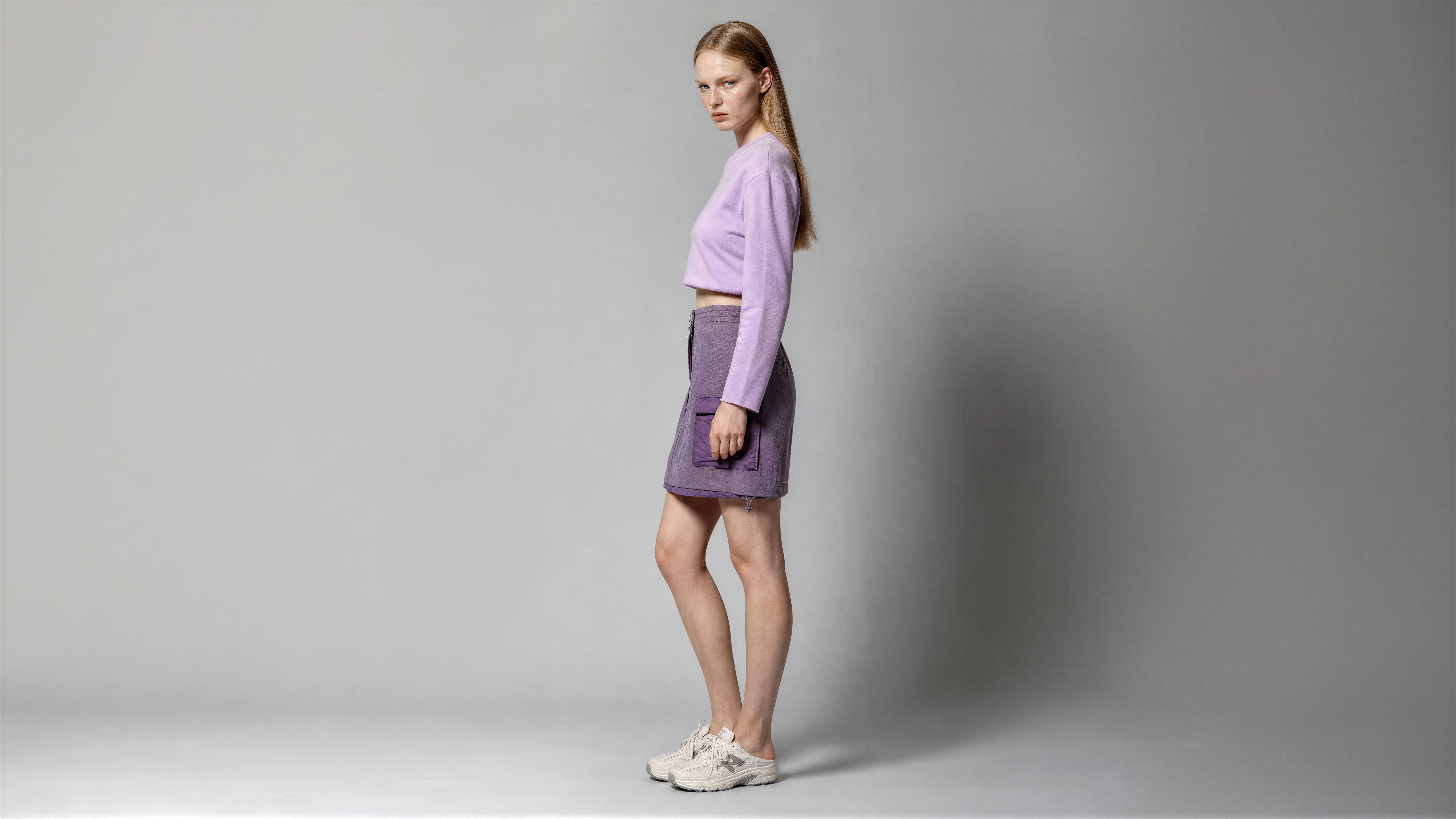 LAVENDER MIST / MIDNIGHT BLUE CROPPED LONG-SLEEVE OVERSIZED SWEATSHIRT