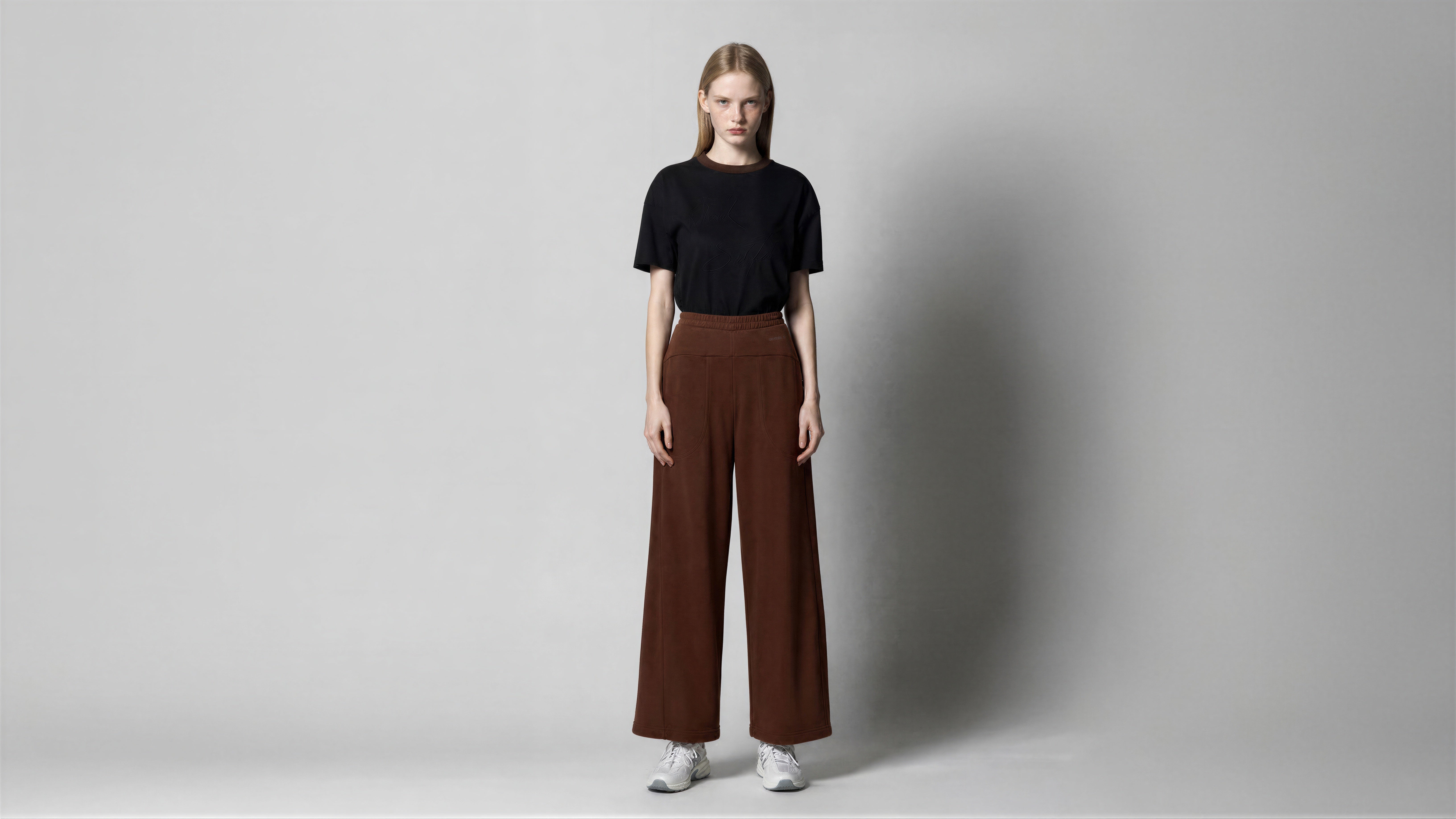 COOL MIST GREY / WARM TAUPE SWEATSHIRT-WEIGHT WIDE-LEG PANTS
