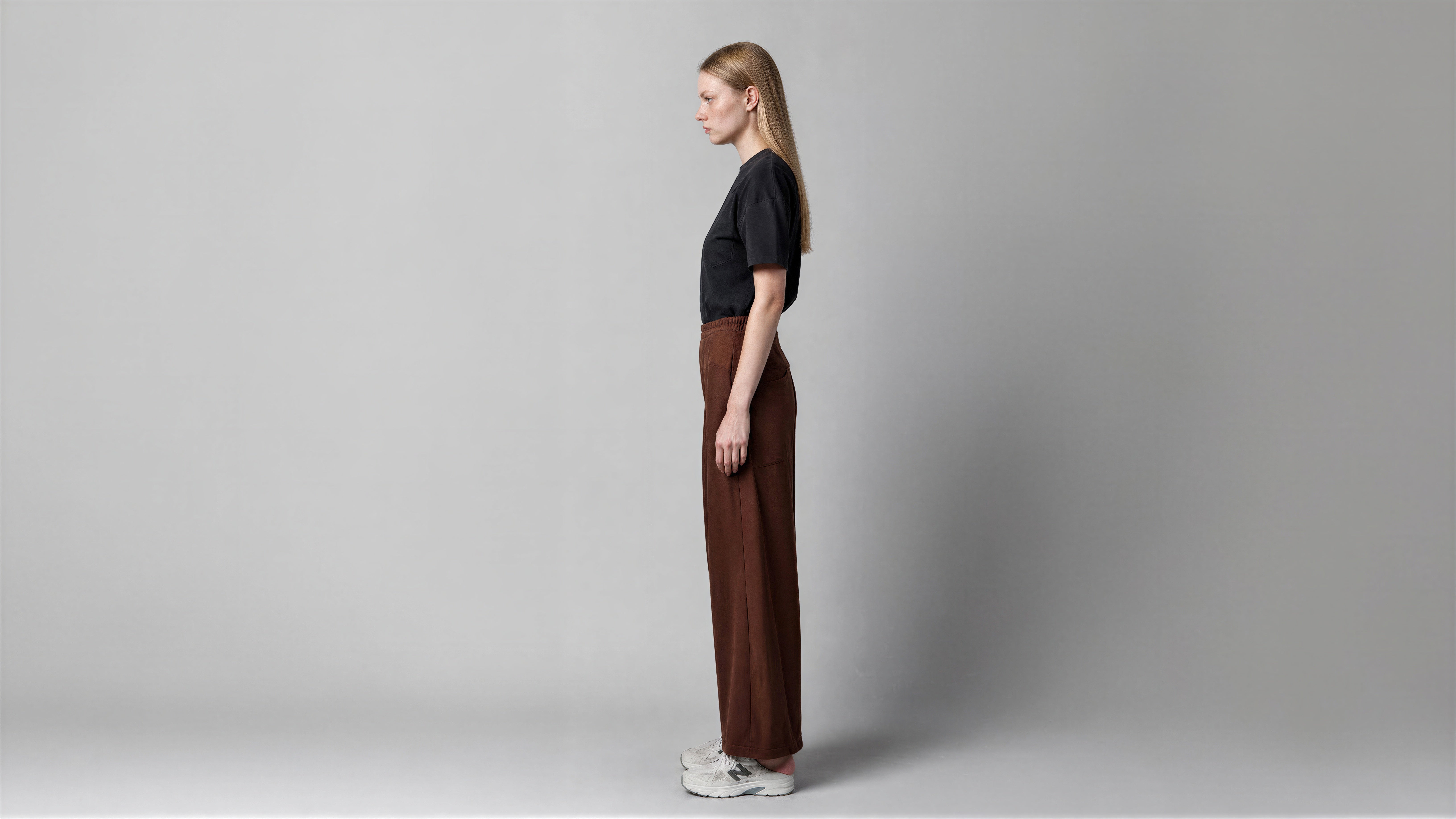 COOL MIST GREY / WARM TAUPE SWEATSHIRT-WEIGHT WIDE-LEG PANTS