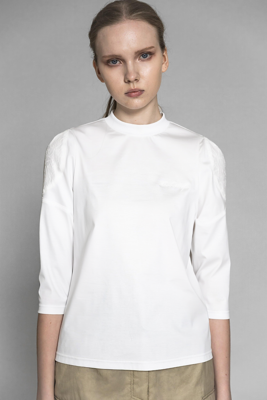 BLACK/WHITE COTTON SPLICED LACE LONG T-SHIRT