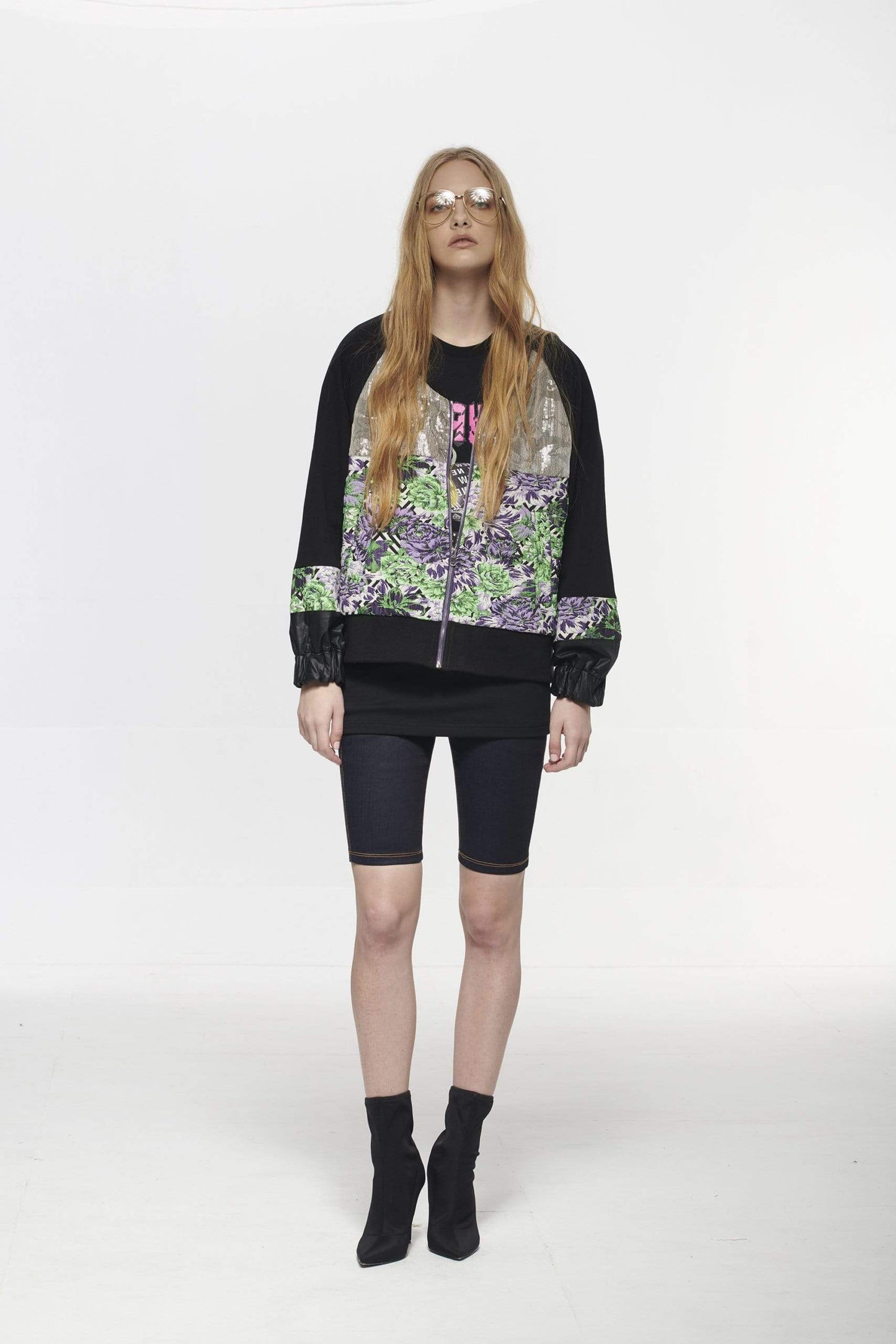 
                  
                    Pinkselfie  coat M/L / 黑色 黑/白色拼花長袖運動外套
                  
                