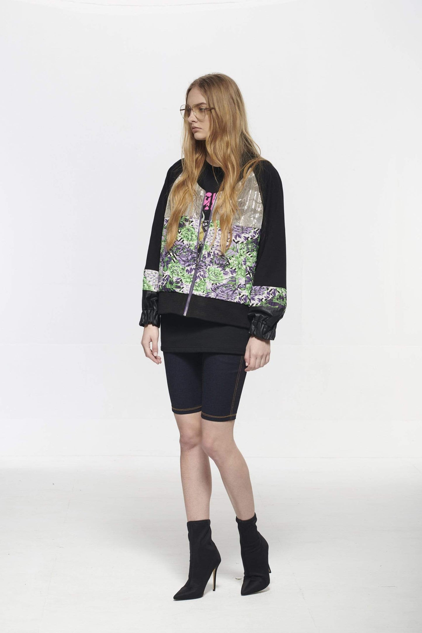 
                  
                    Pinkselfie  coat 黑/白色拼花長袖運動外套
                  
                