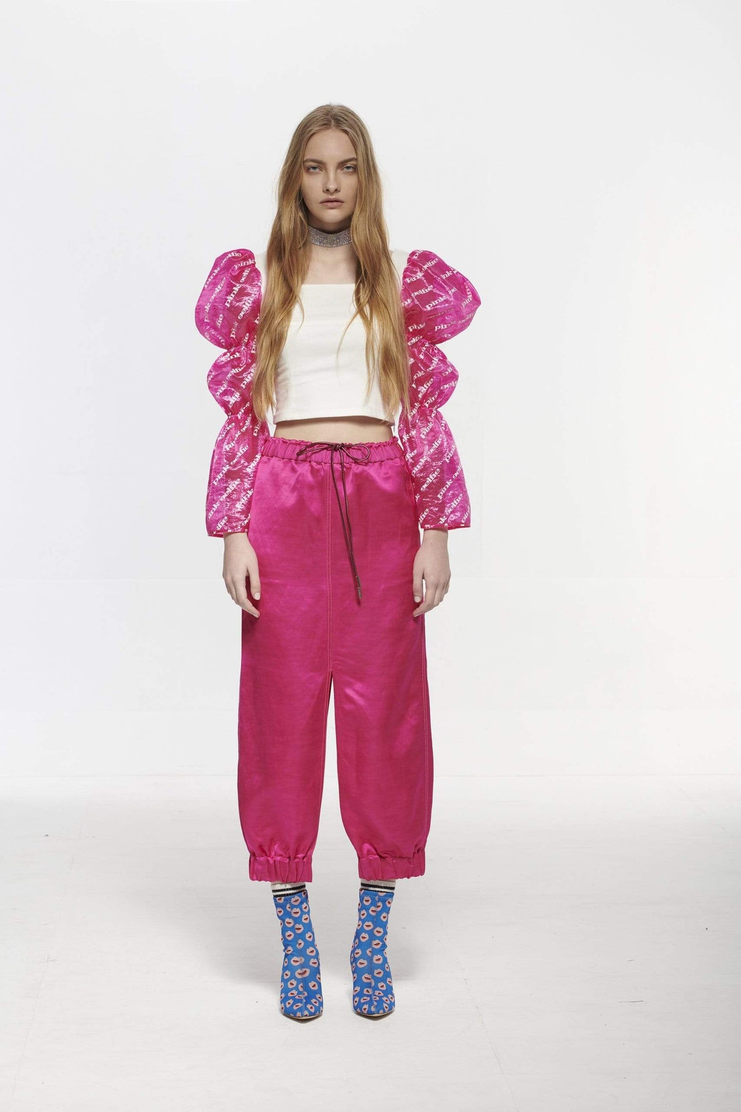 
                  
                    Pinkselfie  TOP S 白色方形領泡袖上衣
                  
                