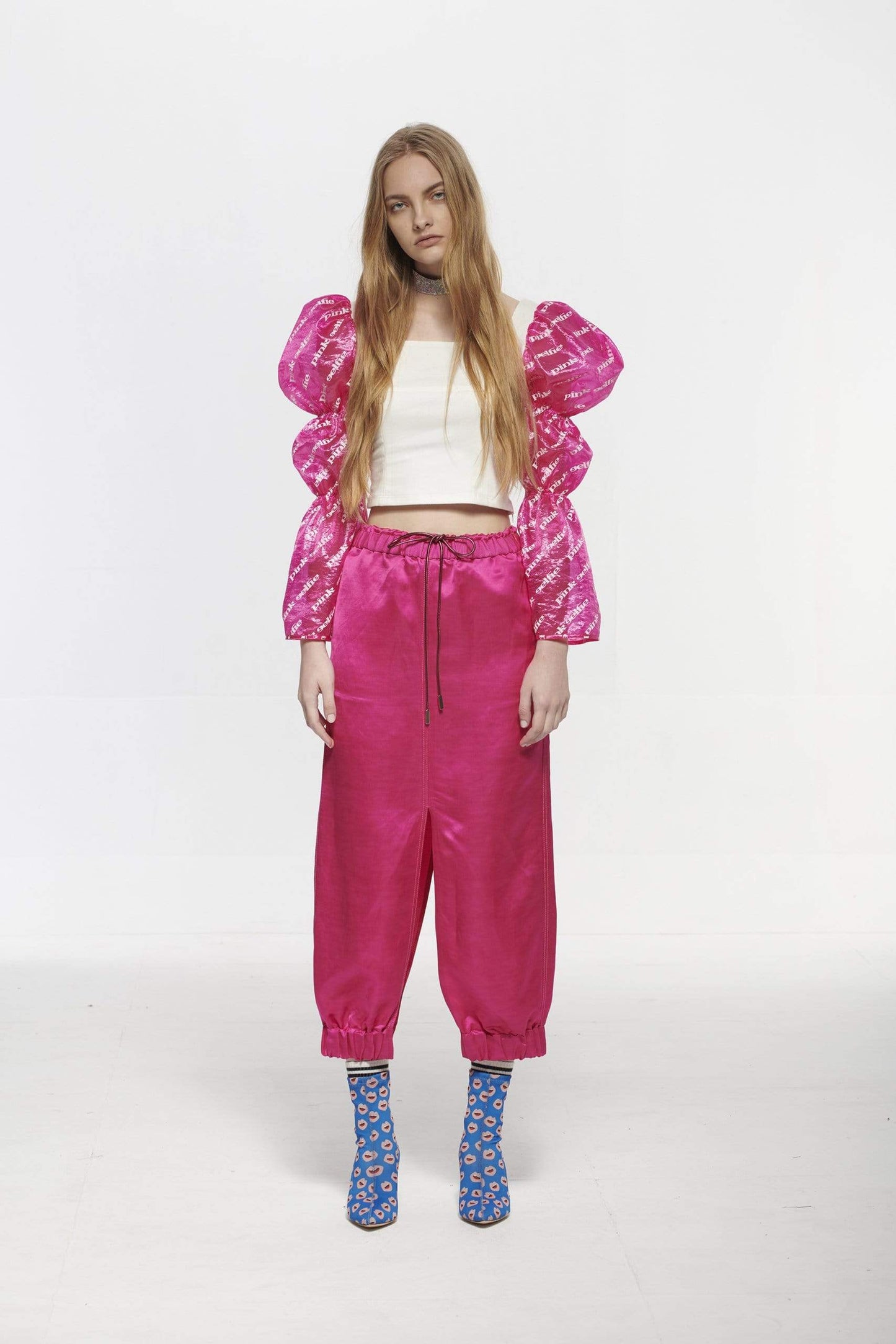 
                  
                    Pinkselfie  TOP 白色方形領泡袖上衣
                  
                