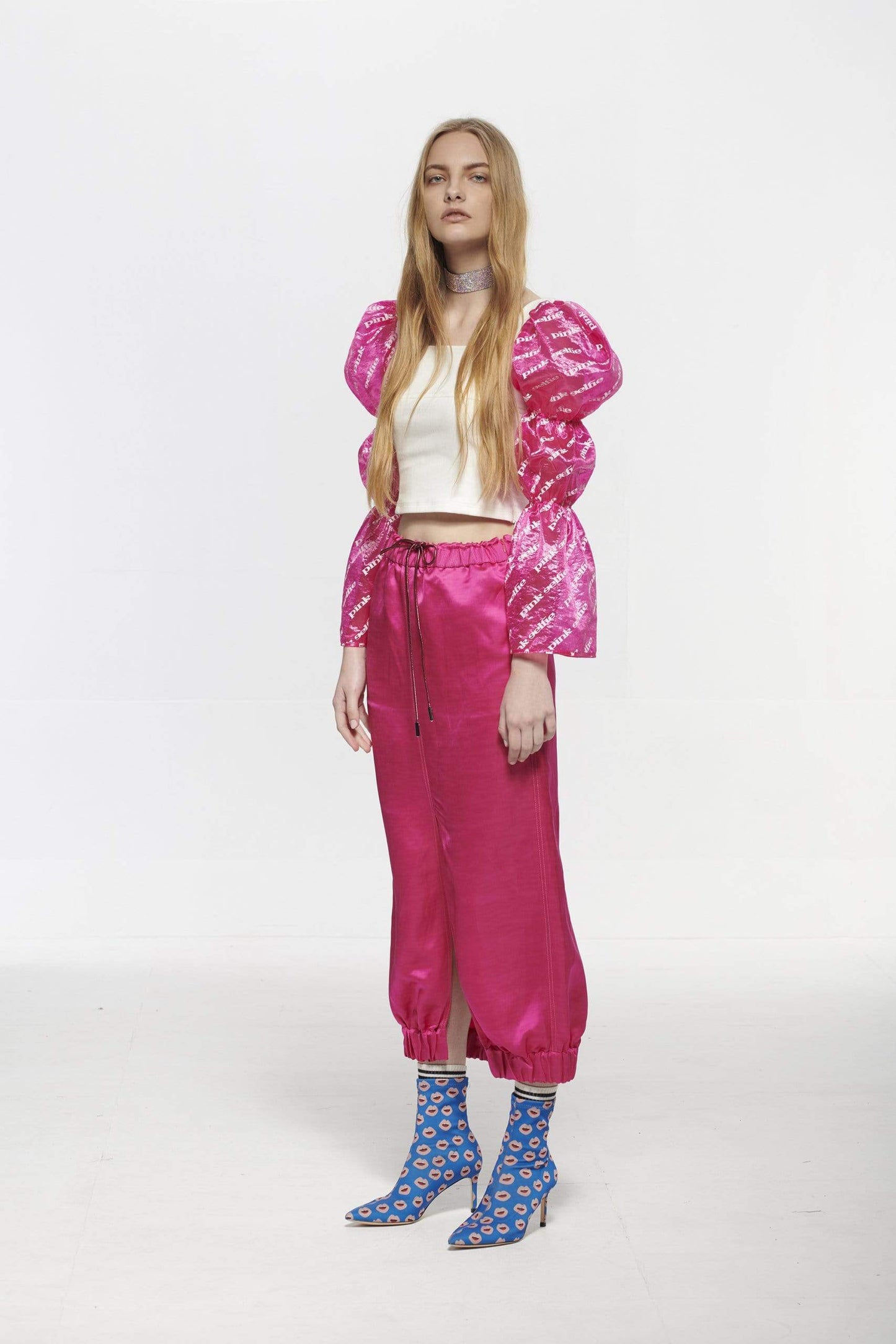 
                  
                    Pinkselfie  TOP 白色方形領泡袖上衣
                  
                