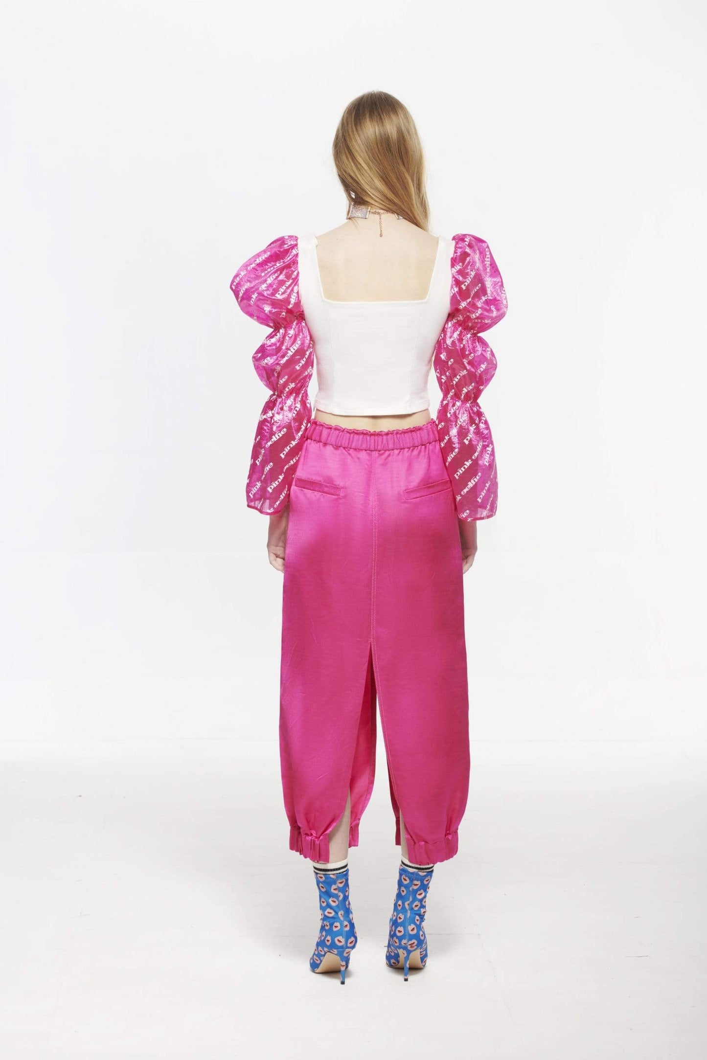 
                  
                    Pinkselfie  TOP 白色方形領泡袖上衣
                  
                