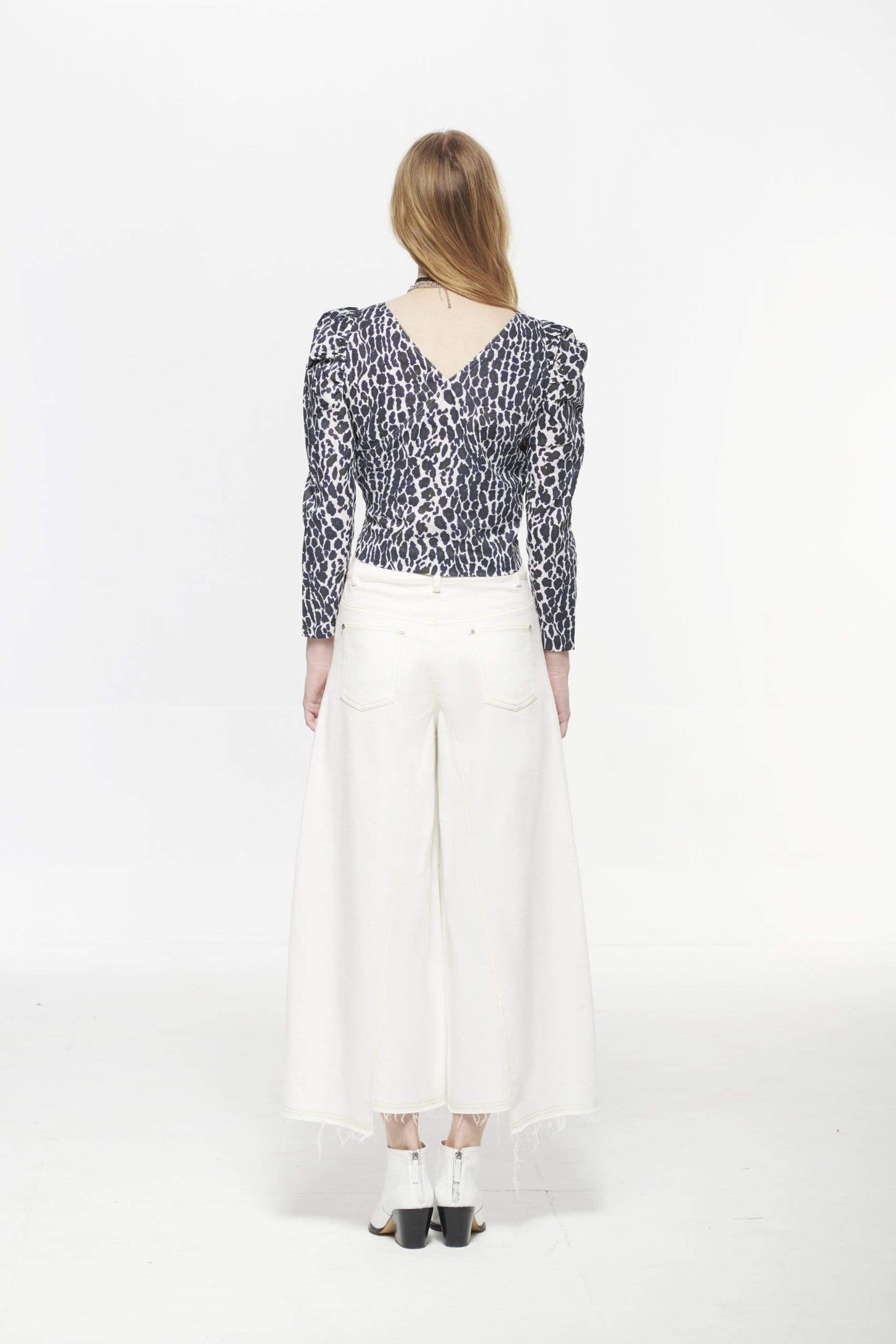 
                  
                    Pinkselfie  TOP 豹紋棉麻上衣
                  
                